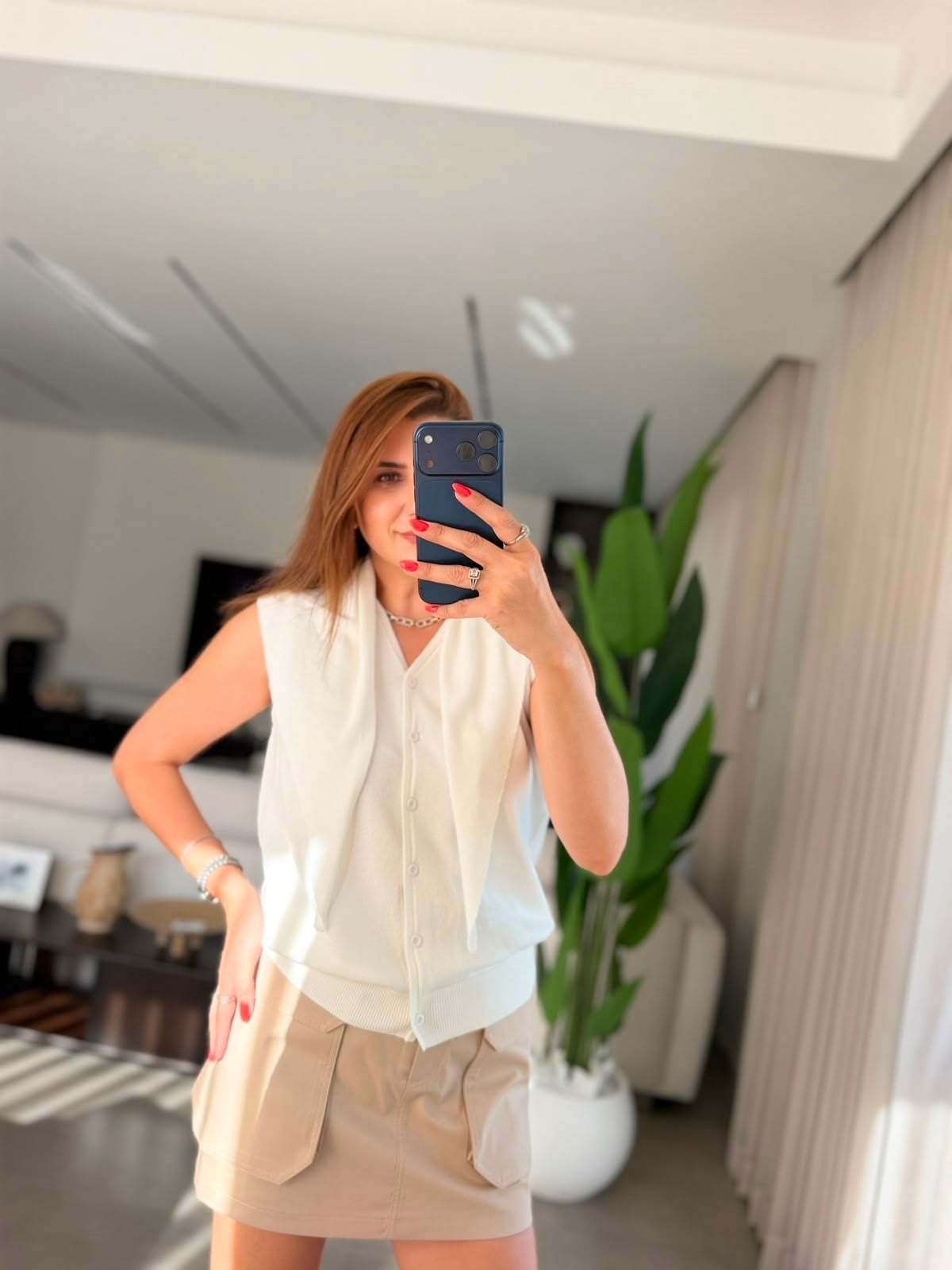 Beyaz Şal Detaylı Önü Düğmeli Bluz
