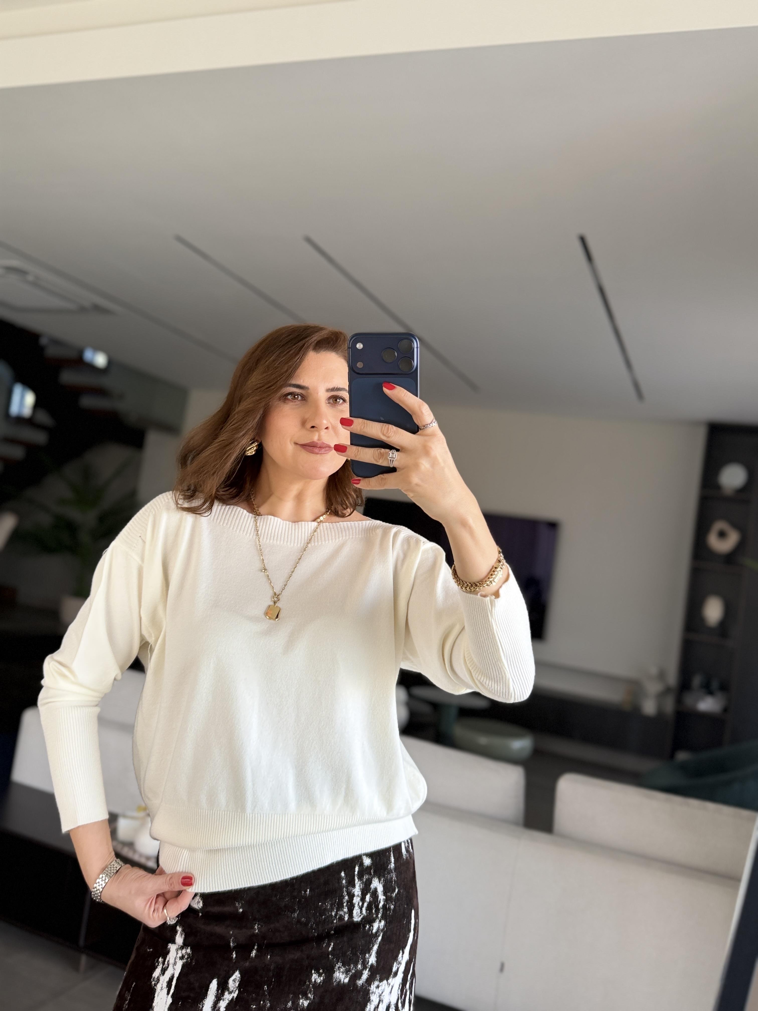 Beyaz Sohu Kayık Yaka Bluz