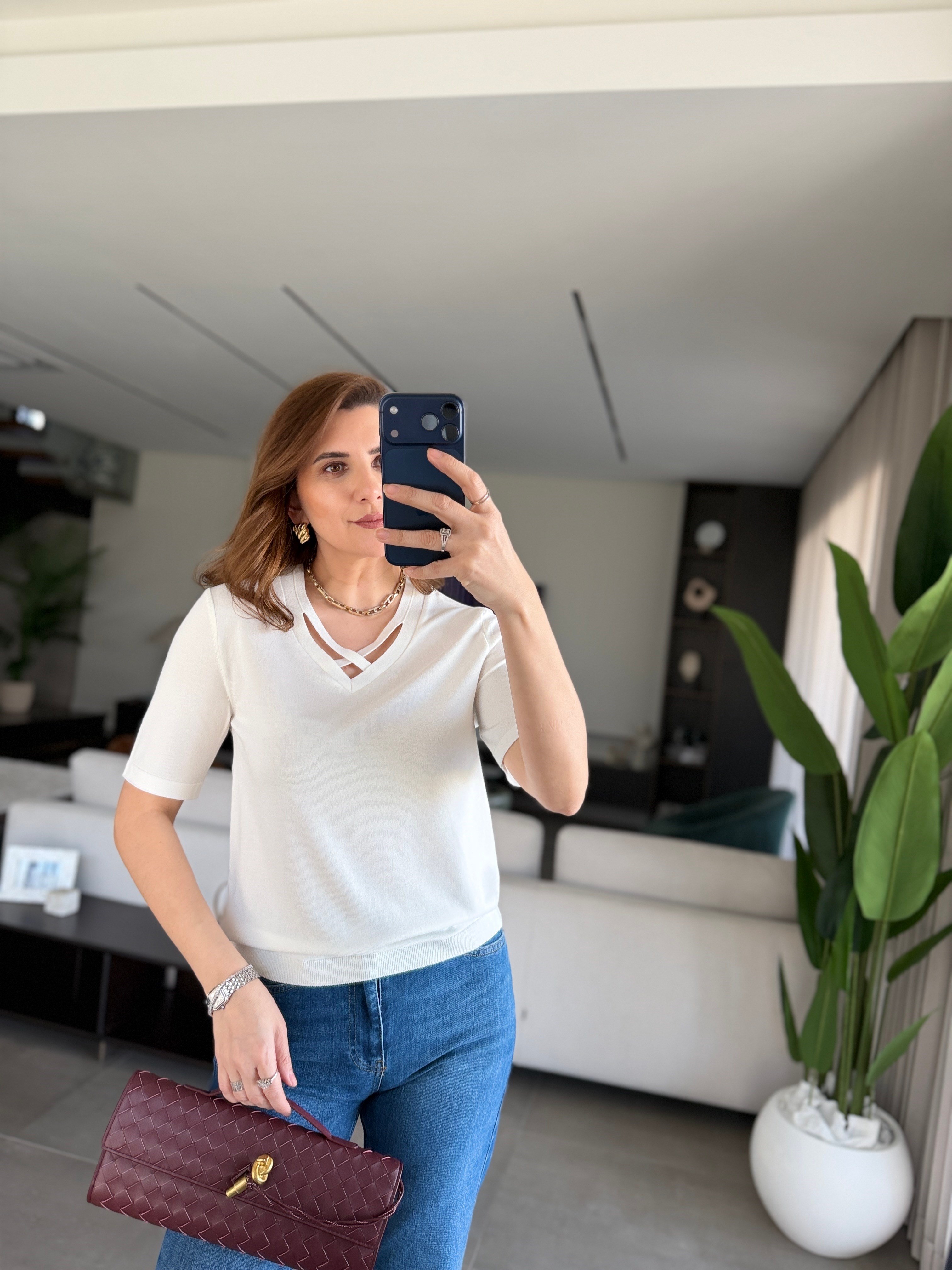 Beyaz V Yaka Çapraz Detaylı Triko Bluz