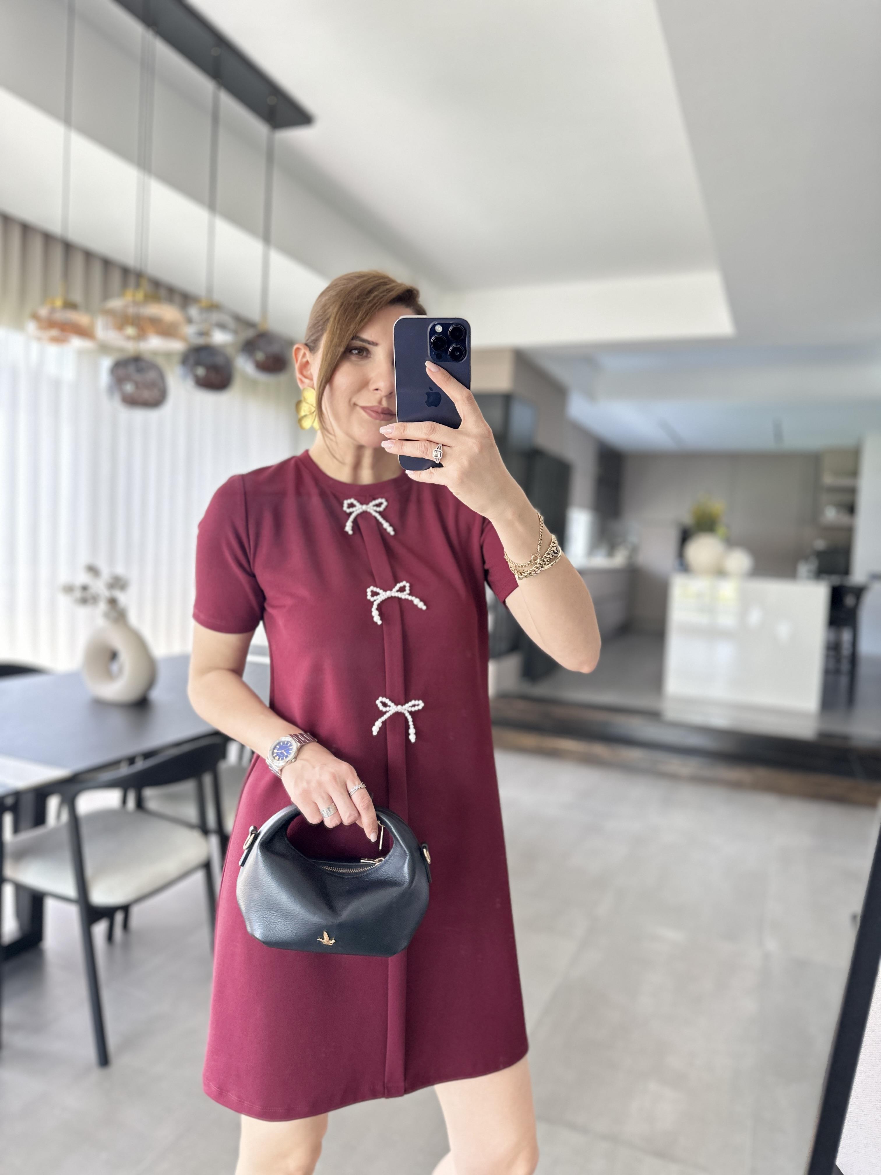 Bordo İnci Fiyonk Detaylı Elbise