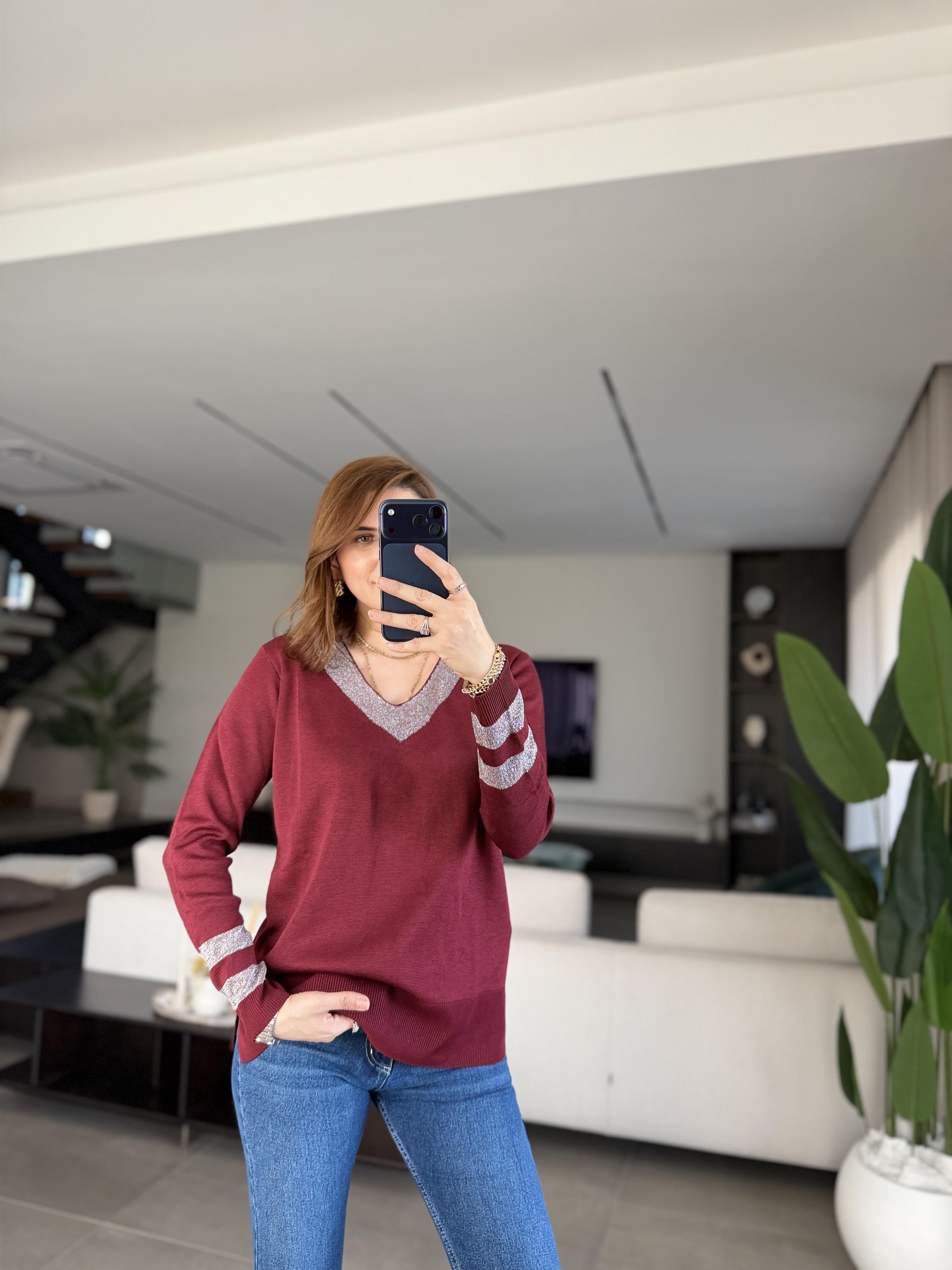 Bordo Livya Yaka Ve Kol Sim Şeritli Bluz