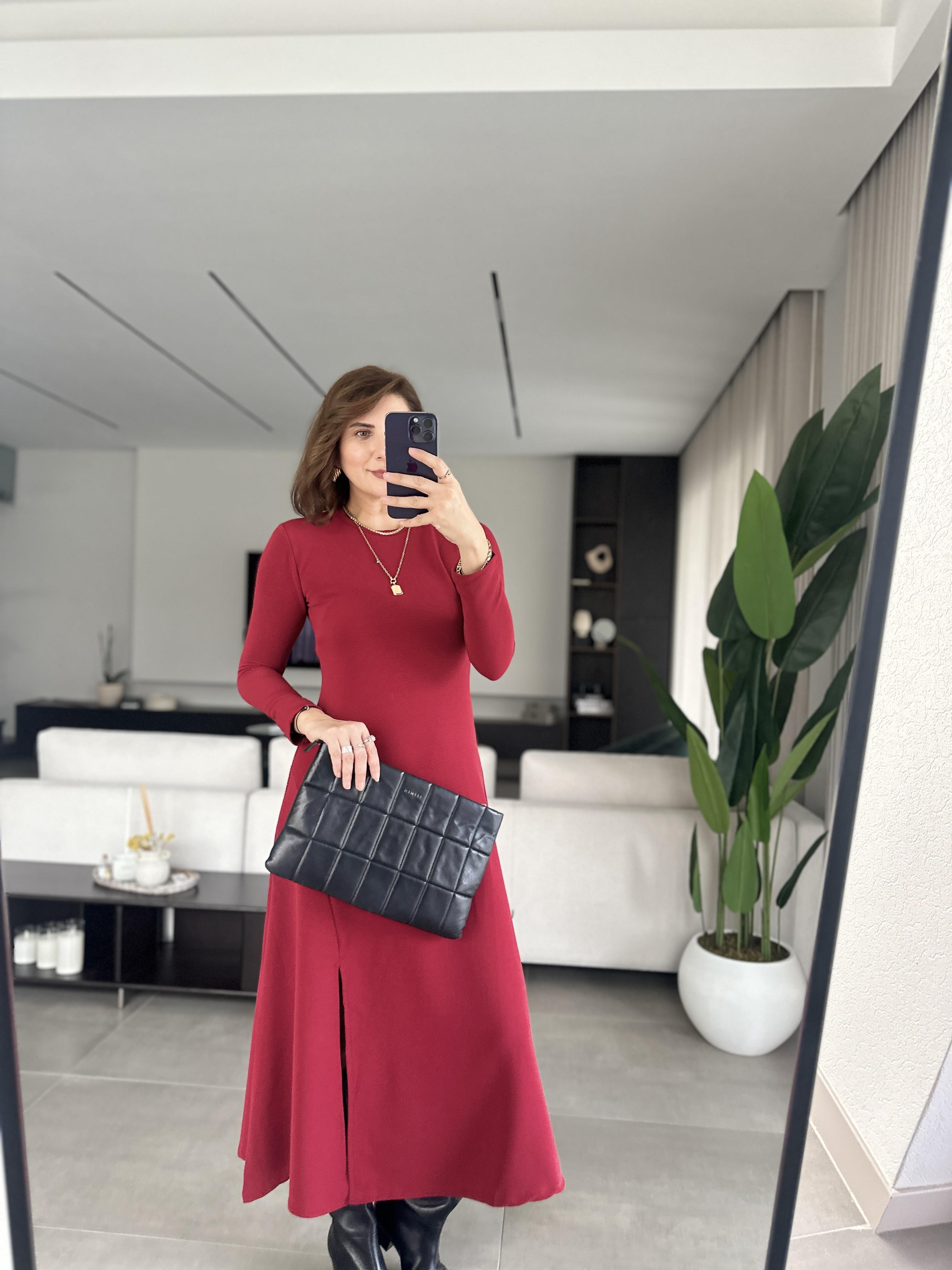 Bordo Yırtmaç Detaylı Elbise