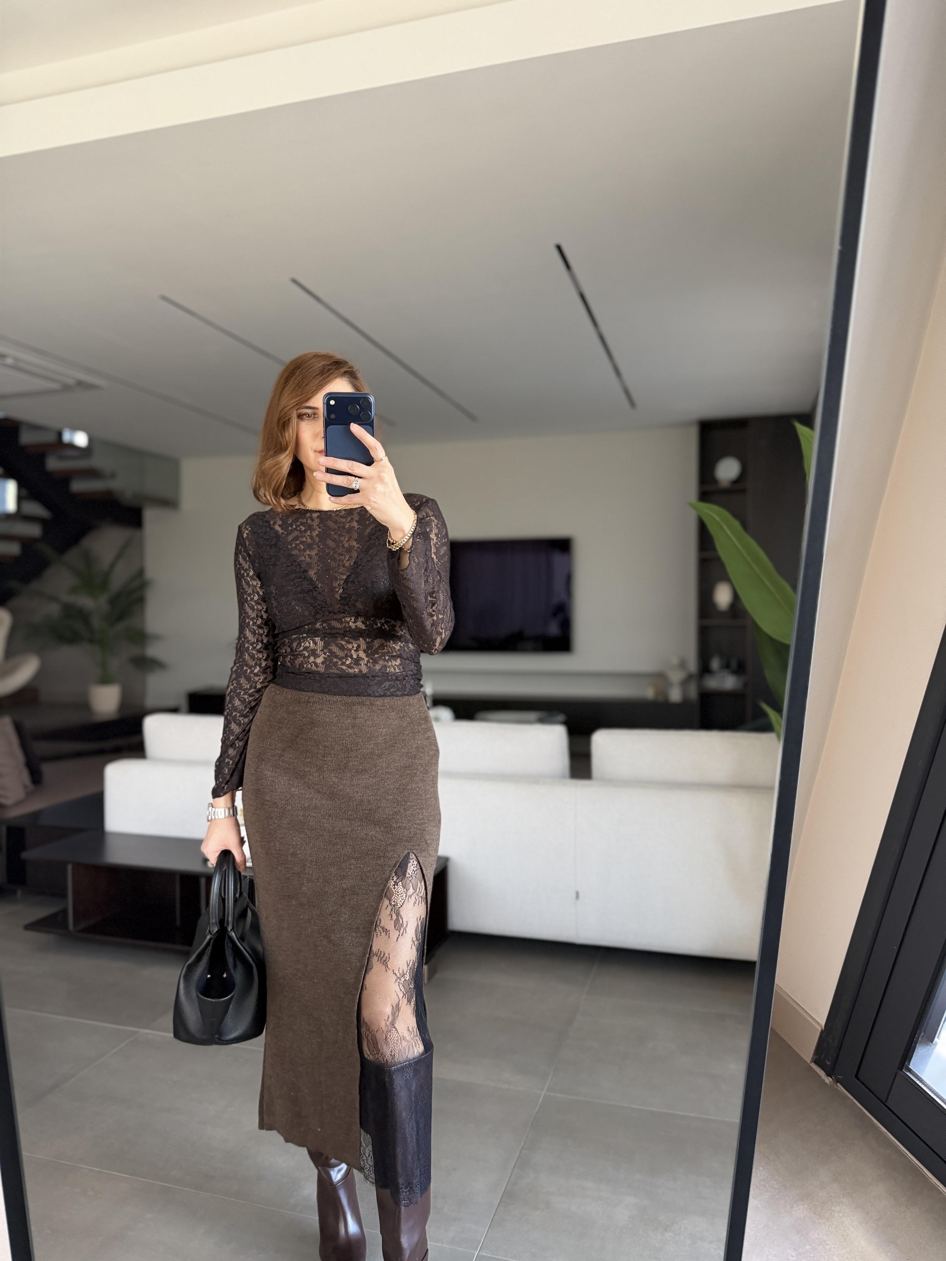 Dantel Yırtmaç Detaylı Triko Etek