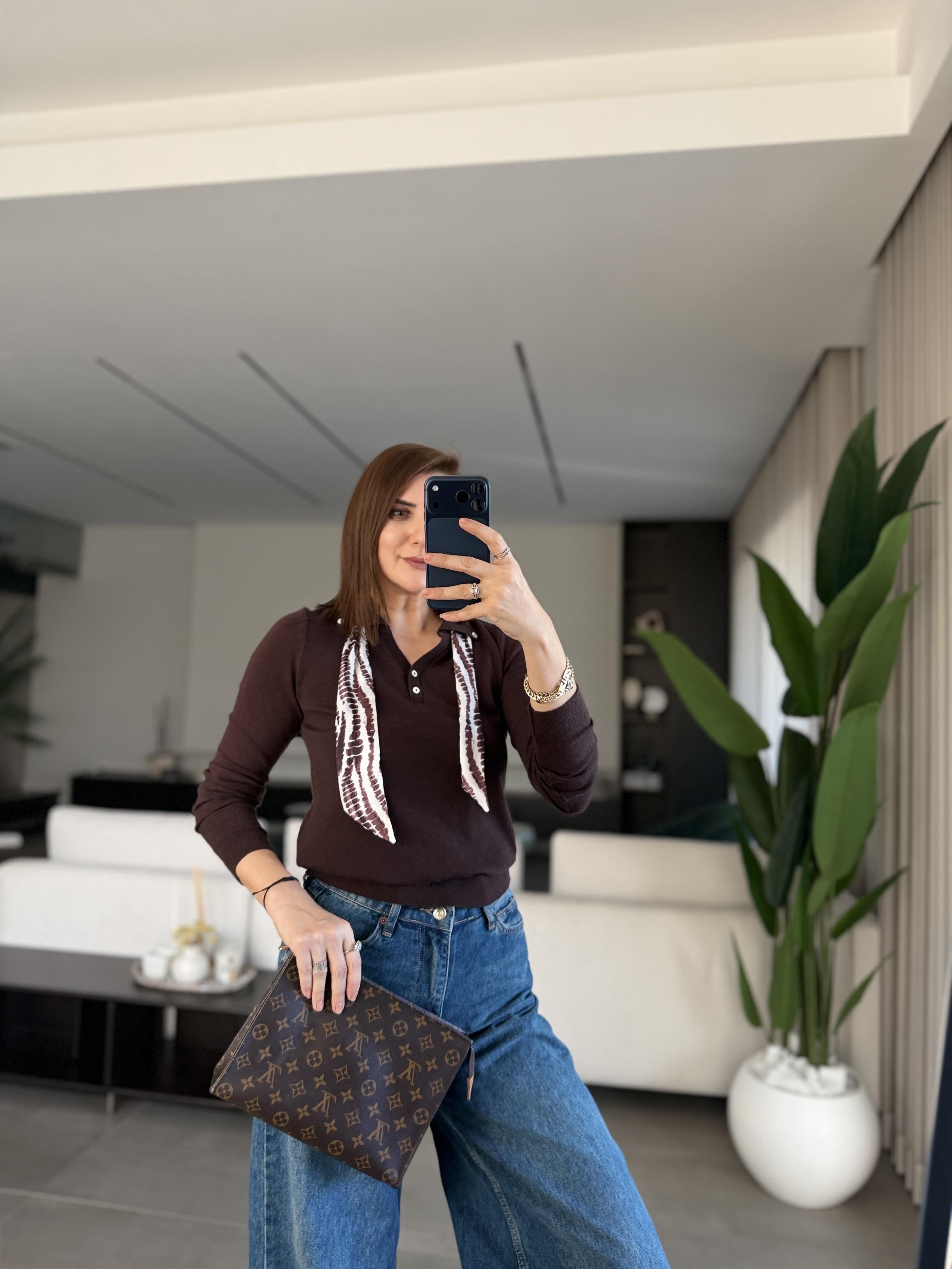 Düğmeli Fular Detay Polo Yaka Bluz