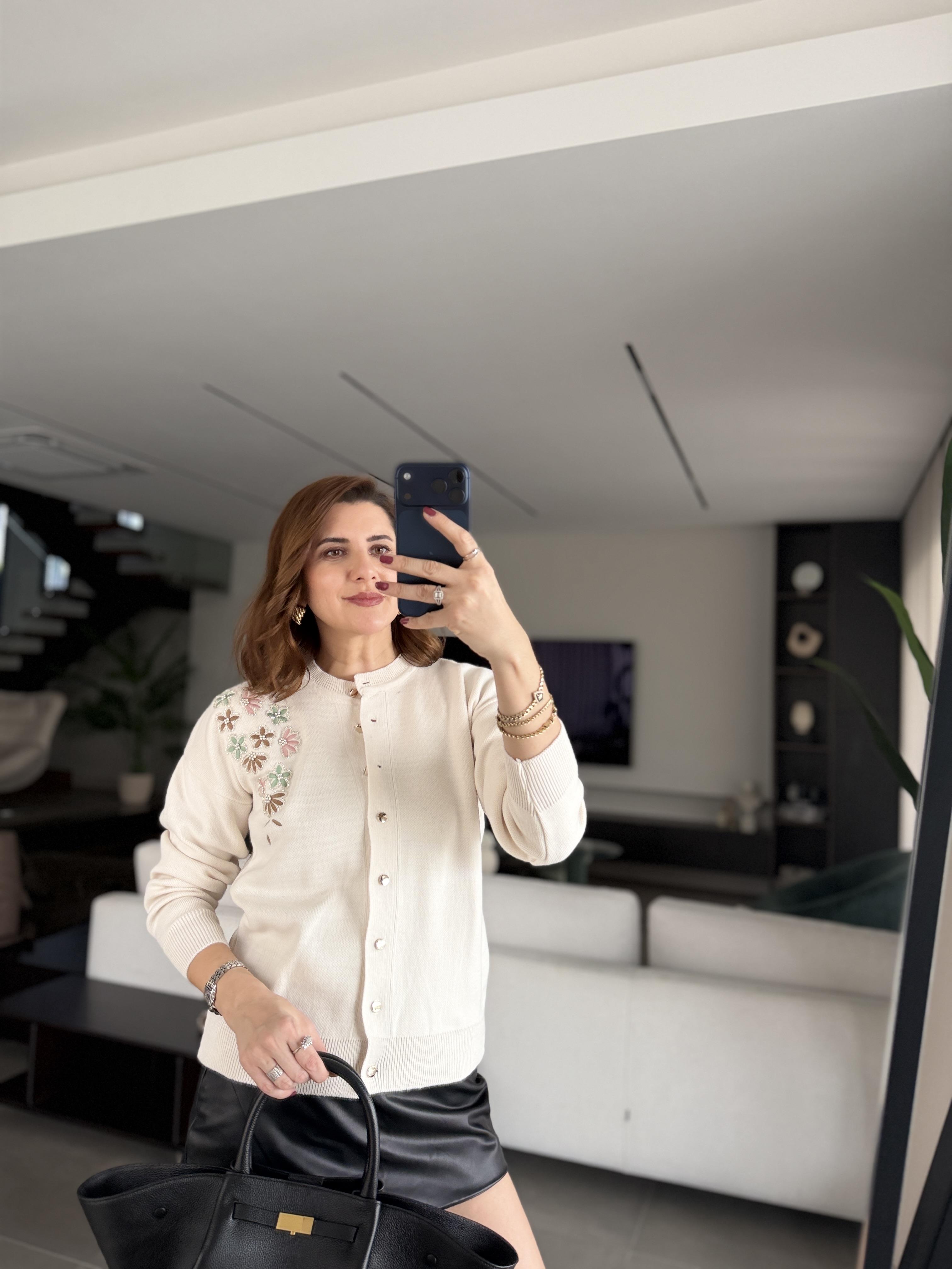 Ekru Çiçek Nakışlı Triko Hırka
