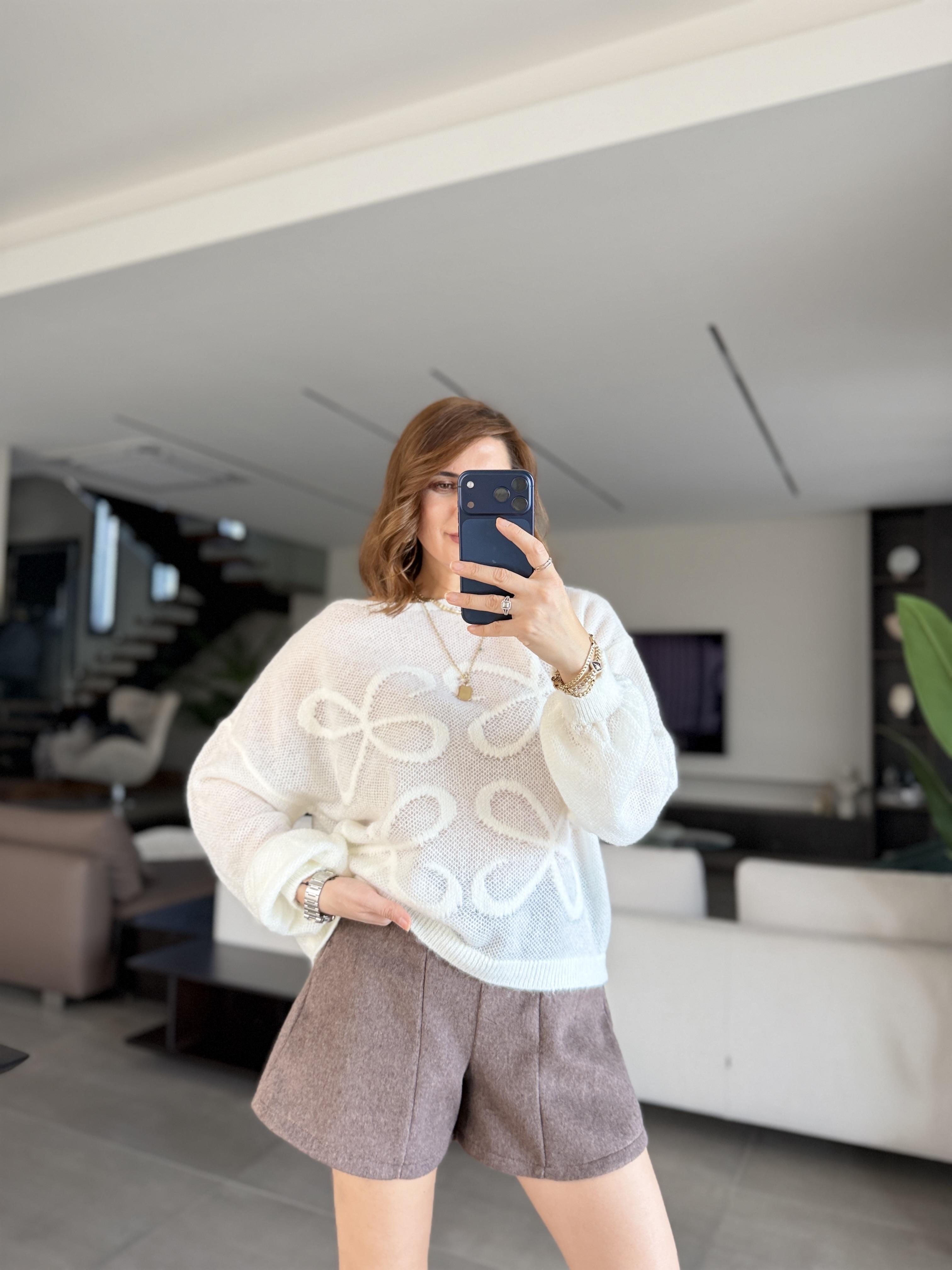 Ekru Desenli Kayık Yaka Triko Kazak