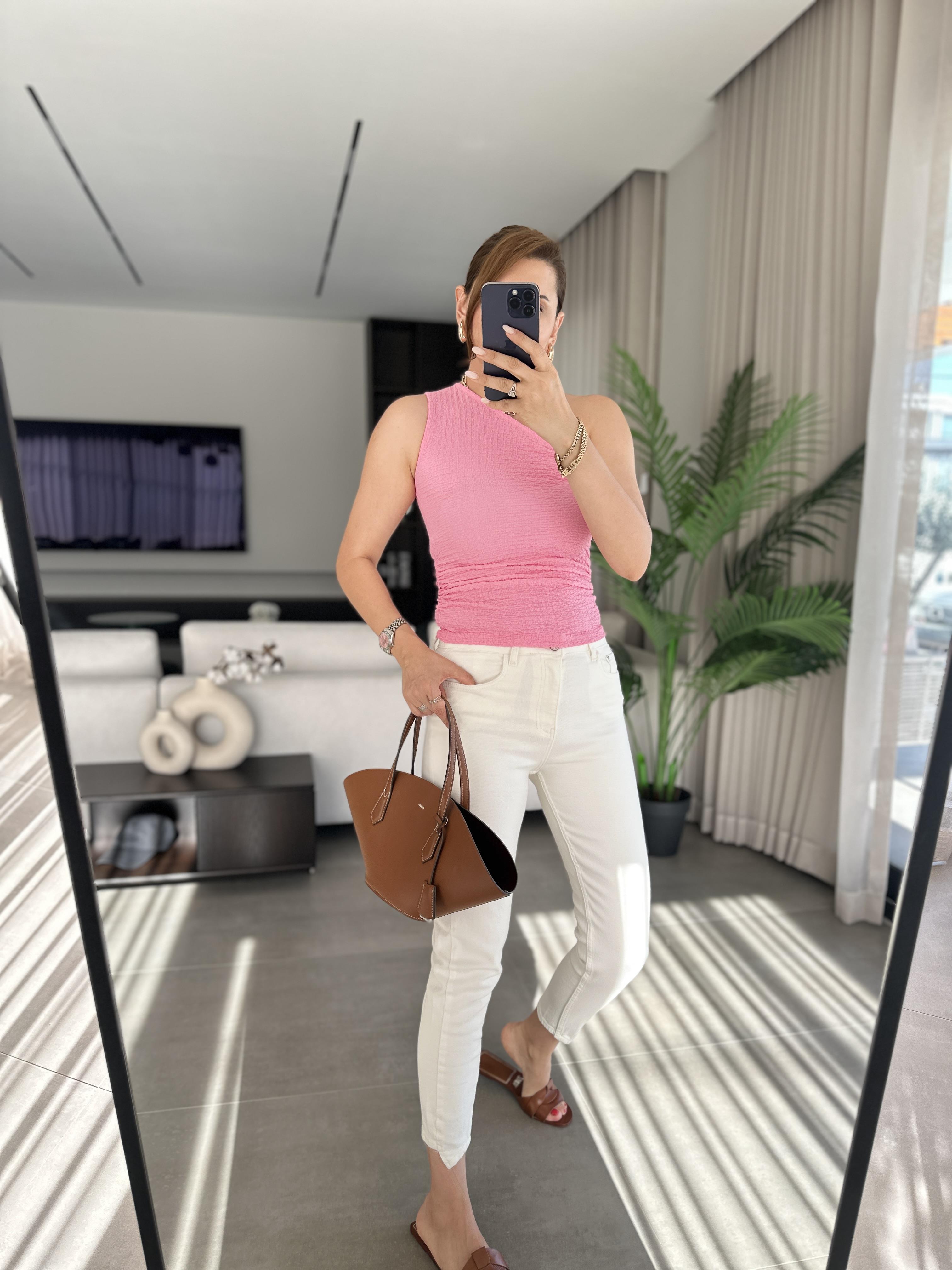Ekru Paça Üçgen Detaylı Jean
