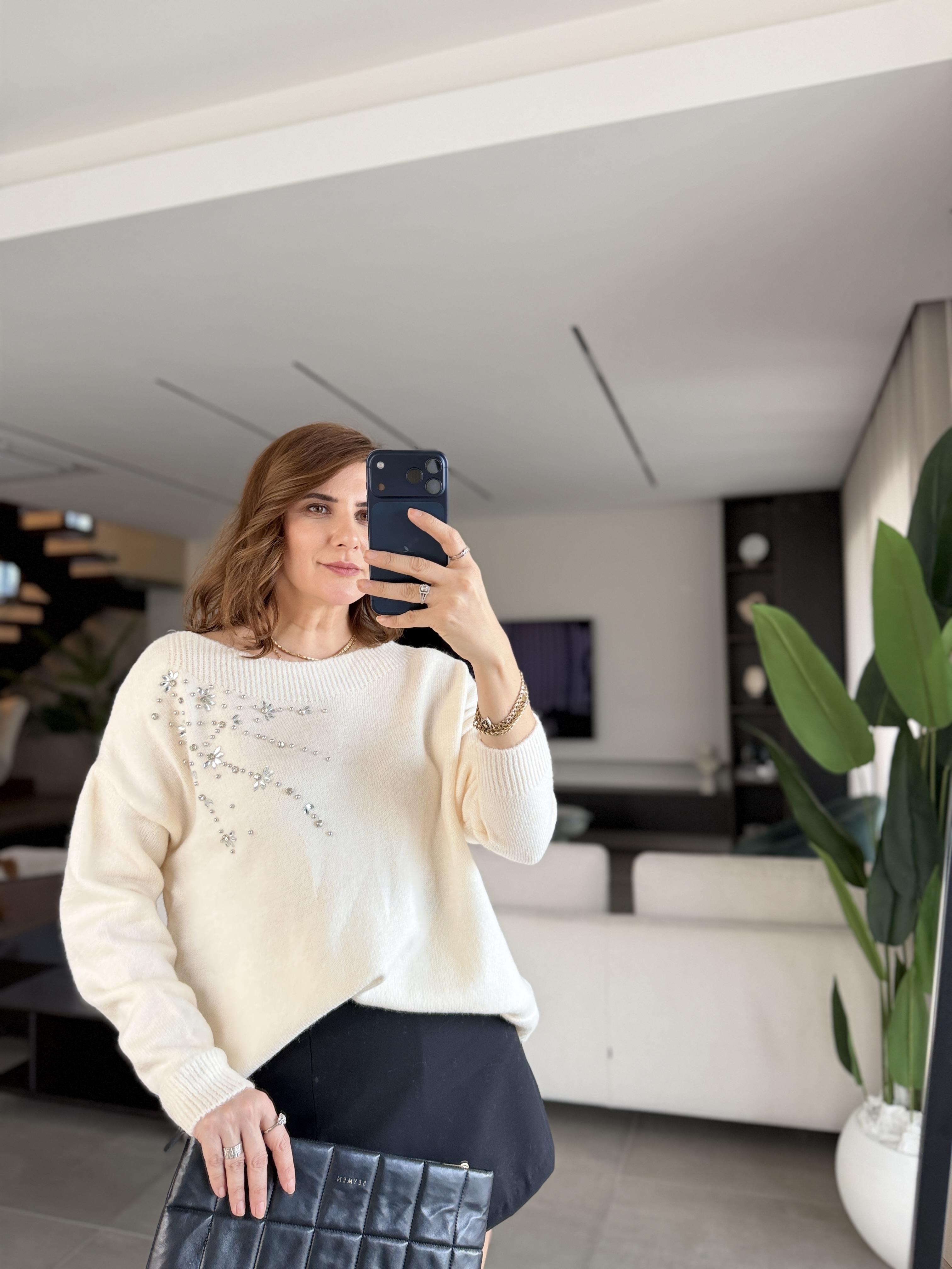 Ekru Taşlı Geniş Yaka Kazak