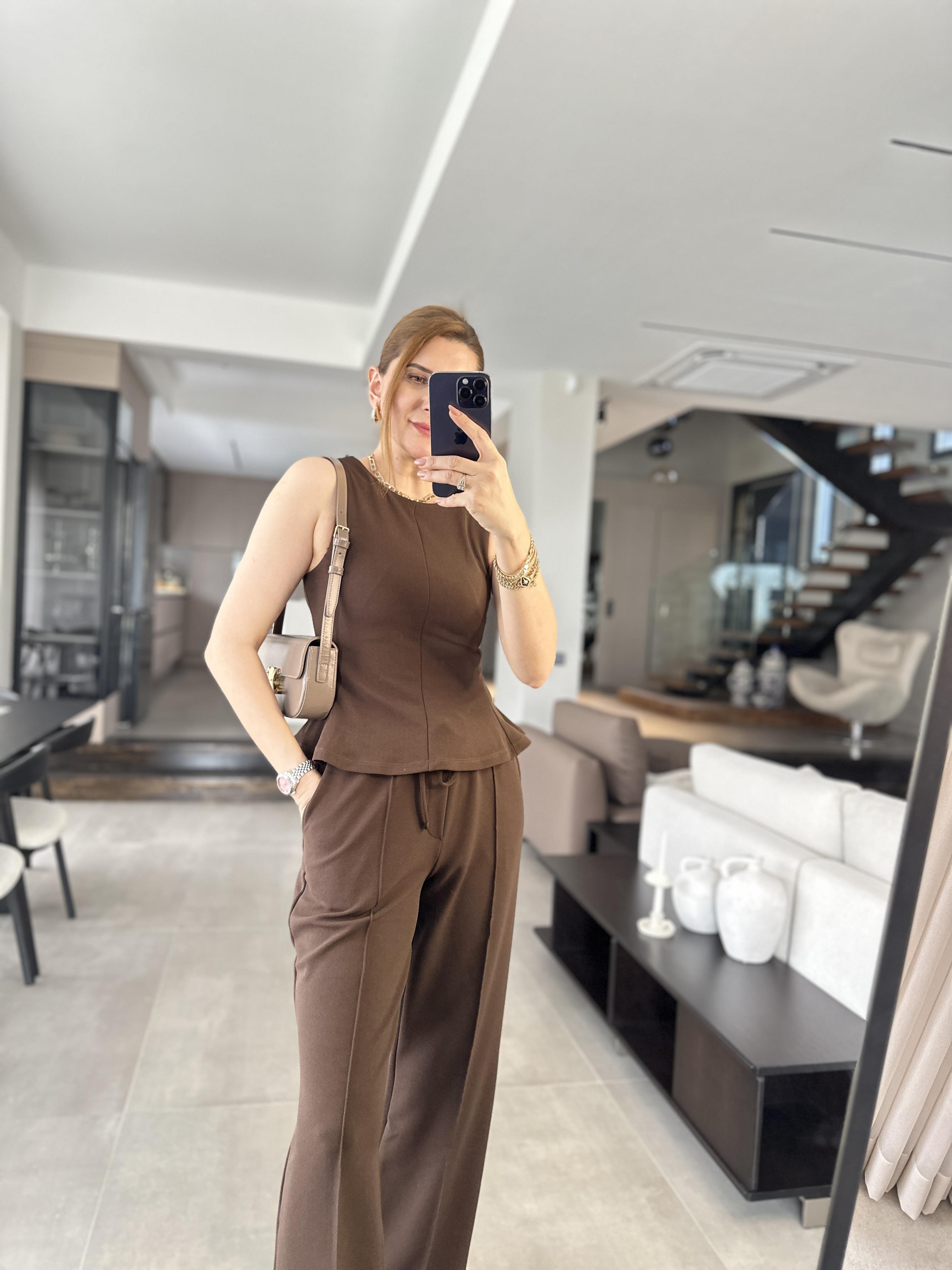 Etek Ucu Detaylı Bluz Takım