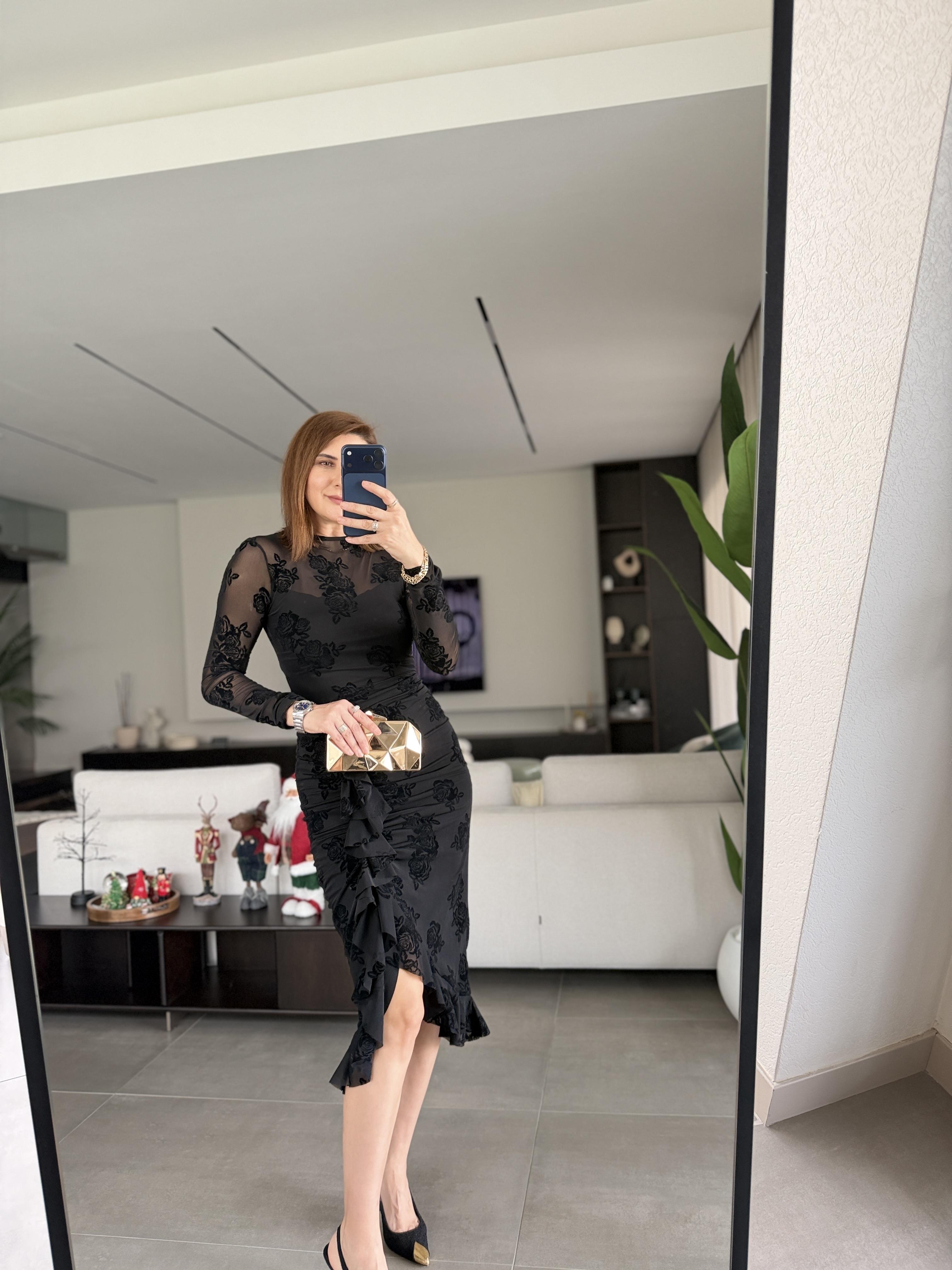 Fırfırlı Kabartma Desenli Elbise