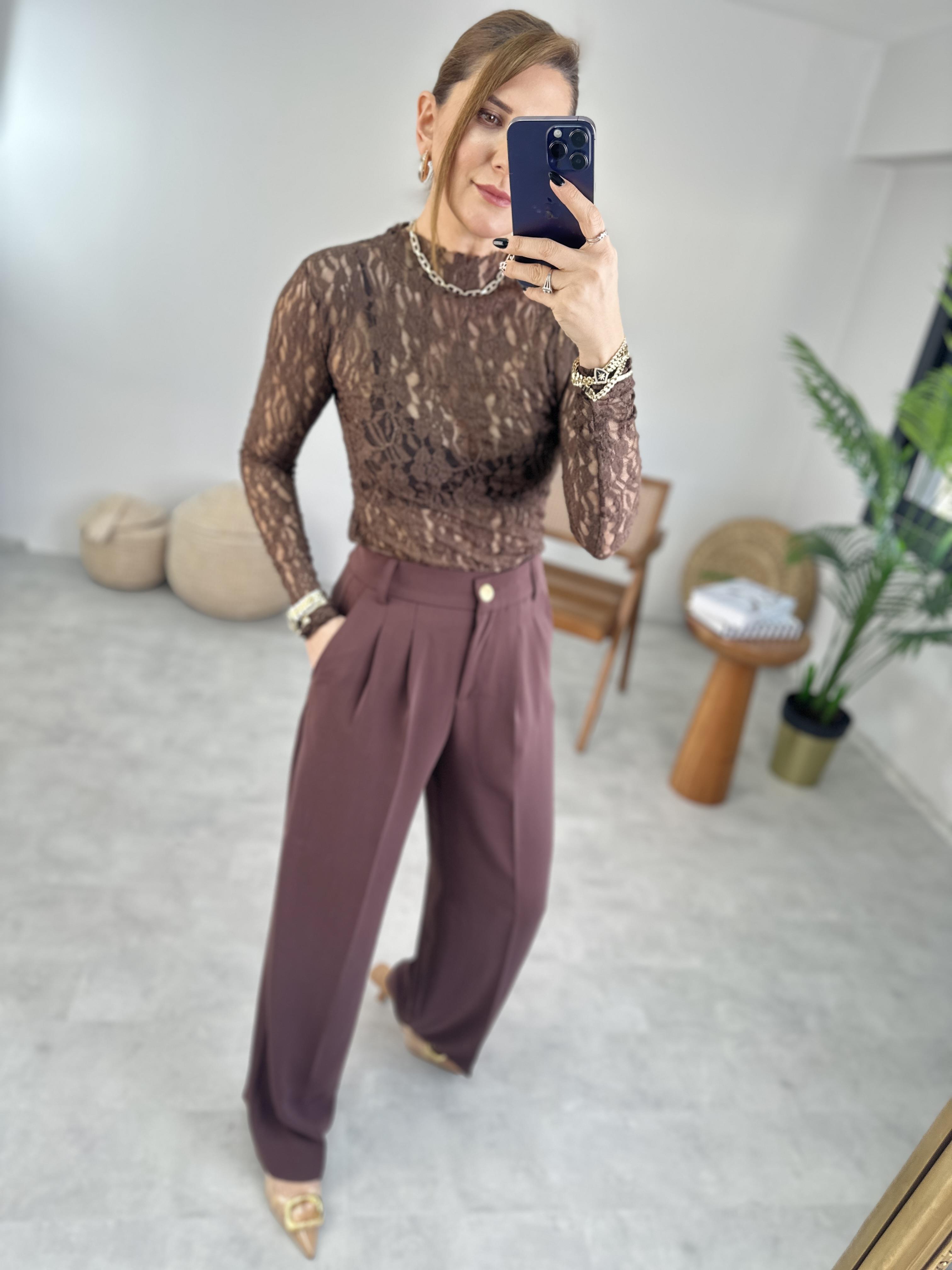 Geniş Paçalı Düğmeli Pantolon