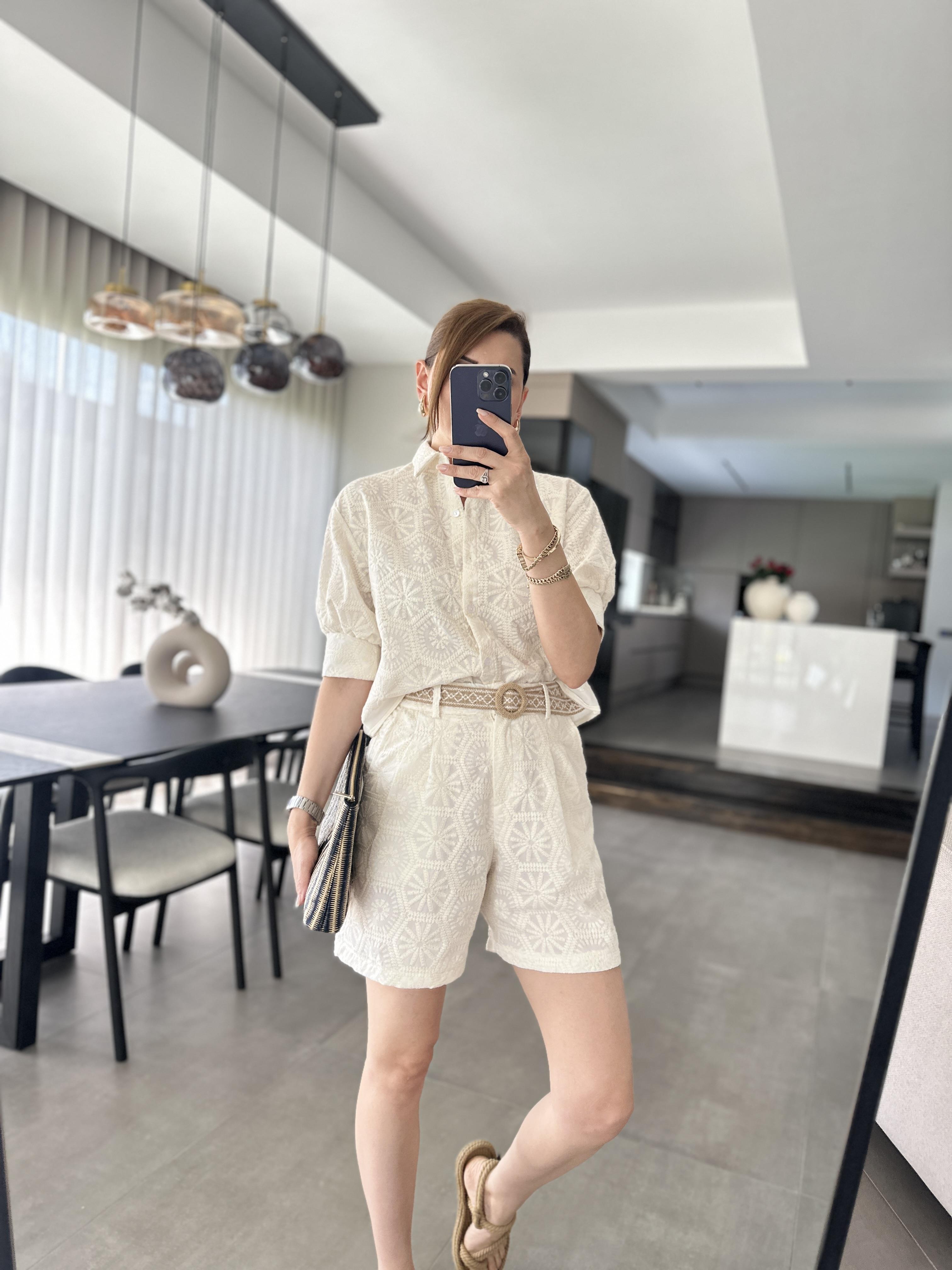 Hasır Kemerli Nakışlı Şort Takım