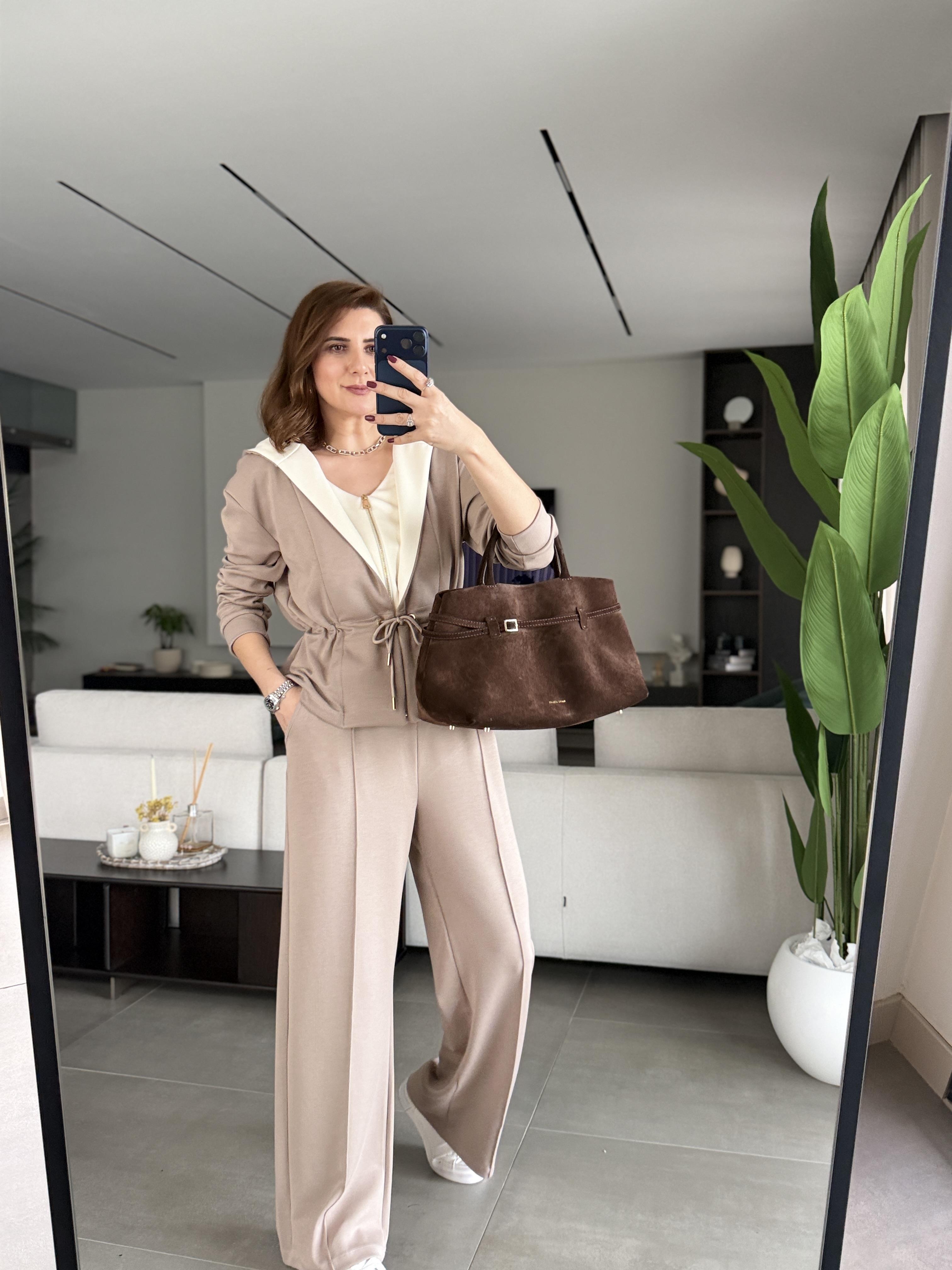 İç Parça Detaylı Beli Bağlamalı Kapşonlu Takım