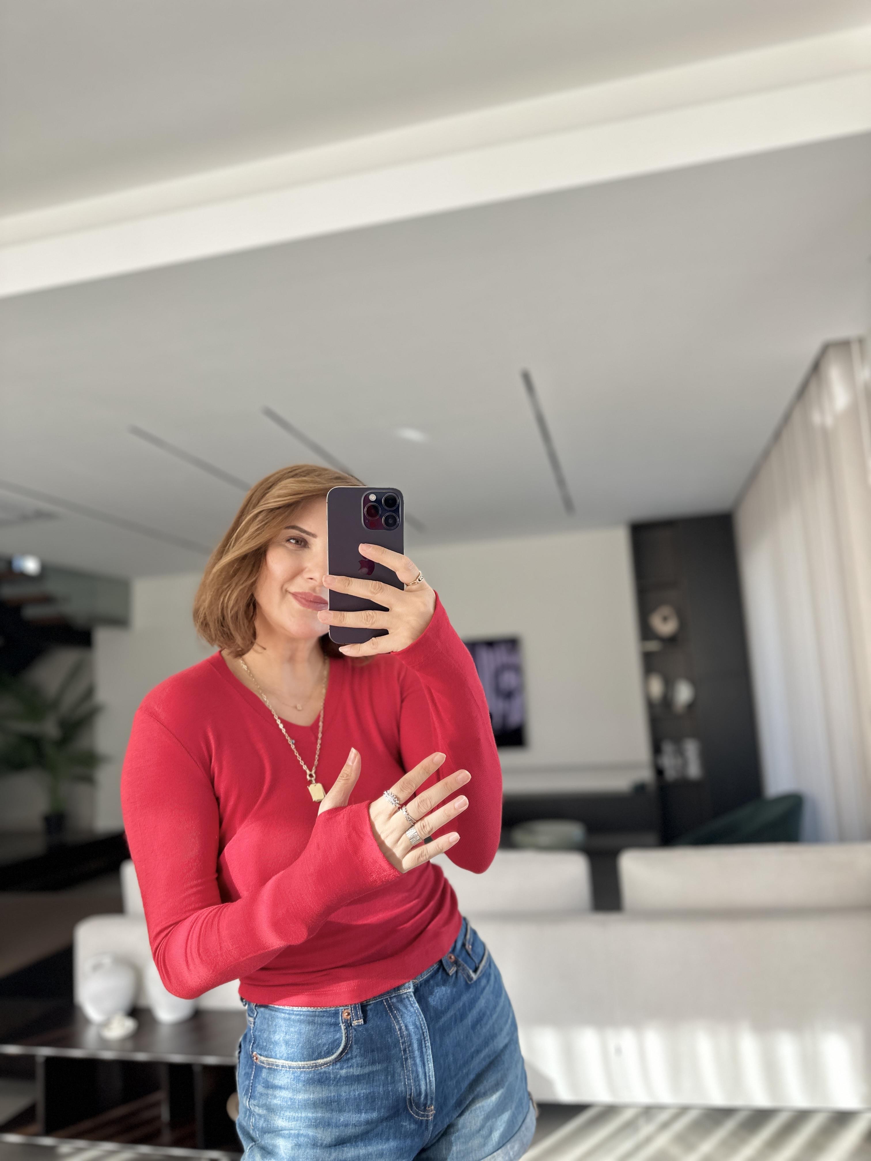 Kırmızı V Yaka Parmak Geçmeli Bluz