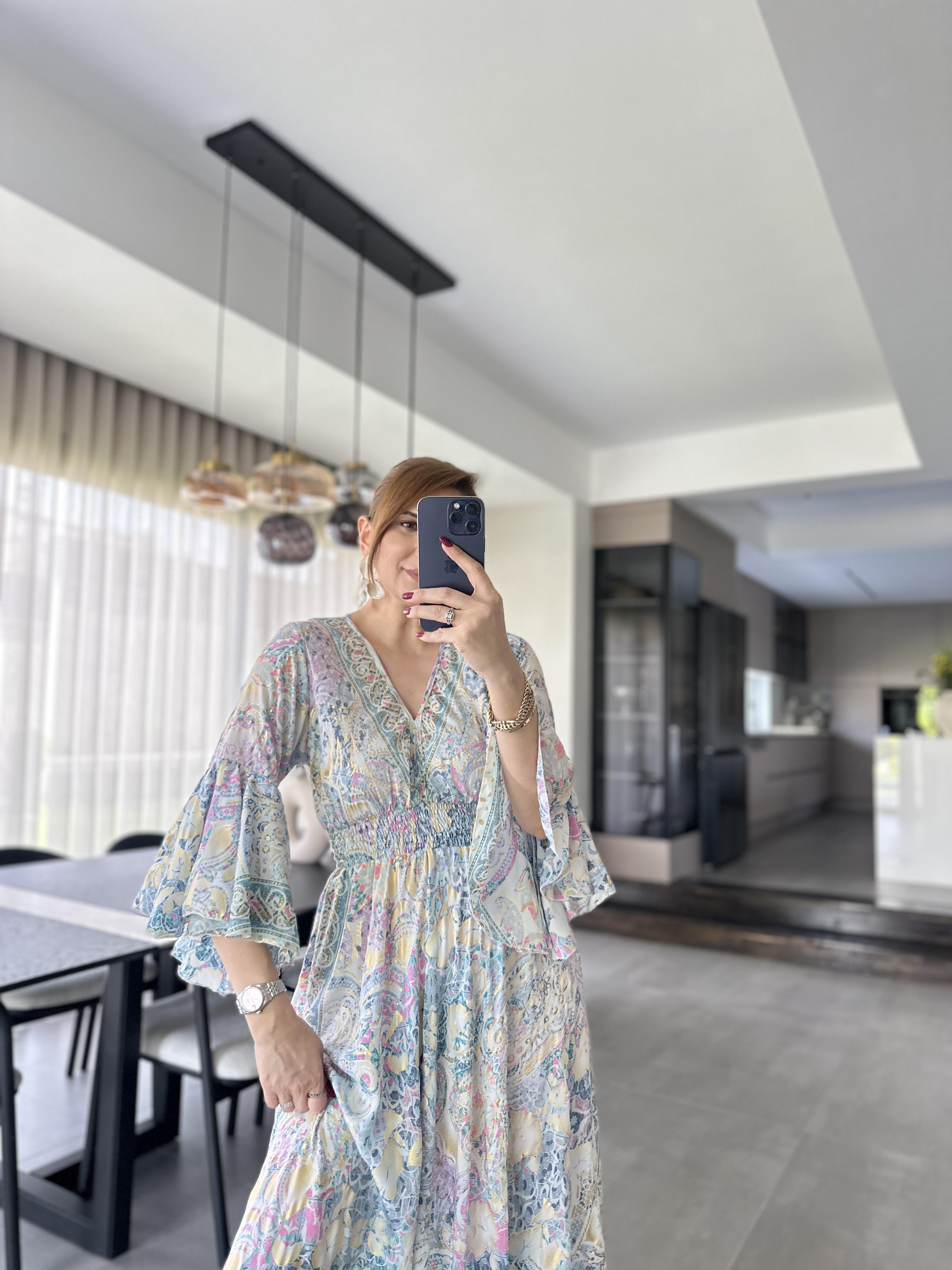 Kolları Fırfırlı Bel Lastik Detaylı Desenli Elbise