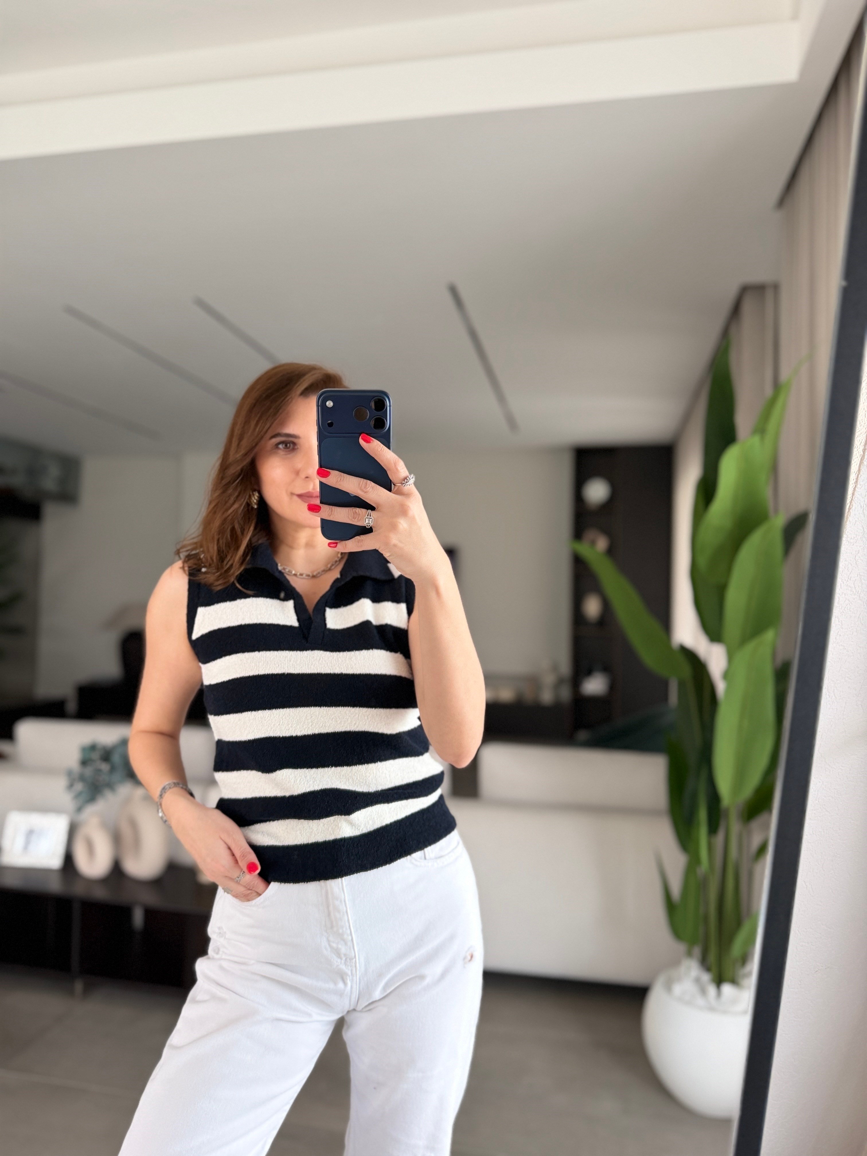 Lacivert Çizgili Yakalı Kazak