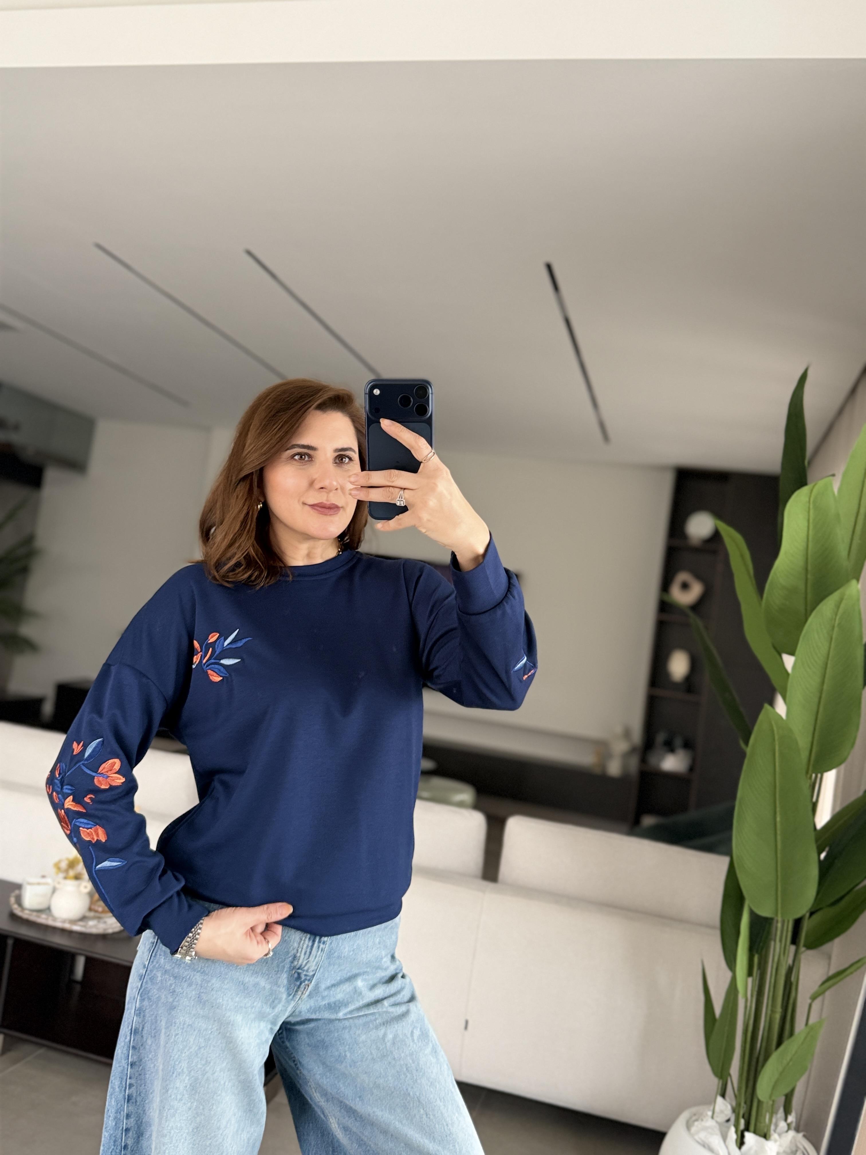 Lacivert Kol Nakışlı Sweat