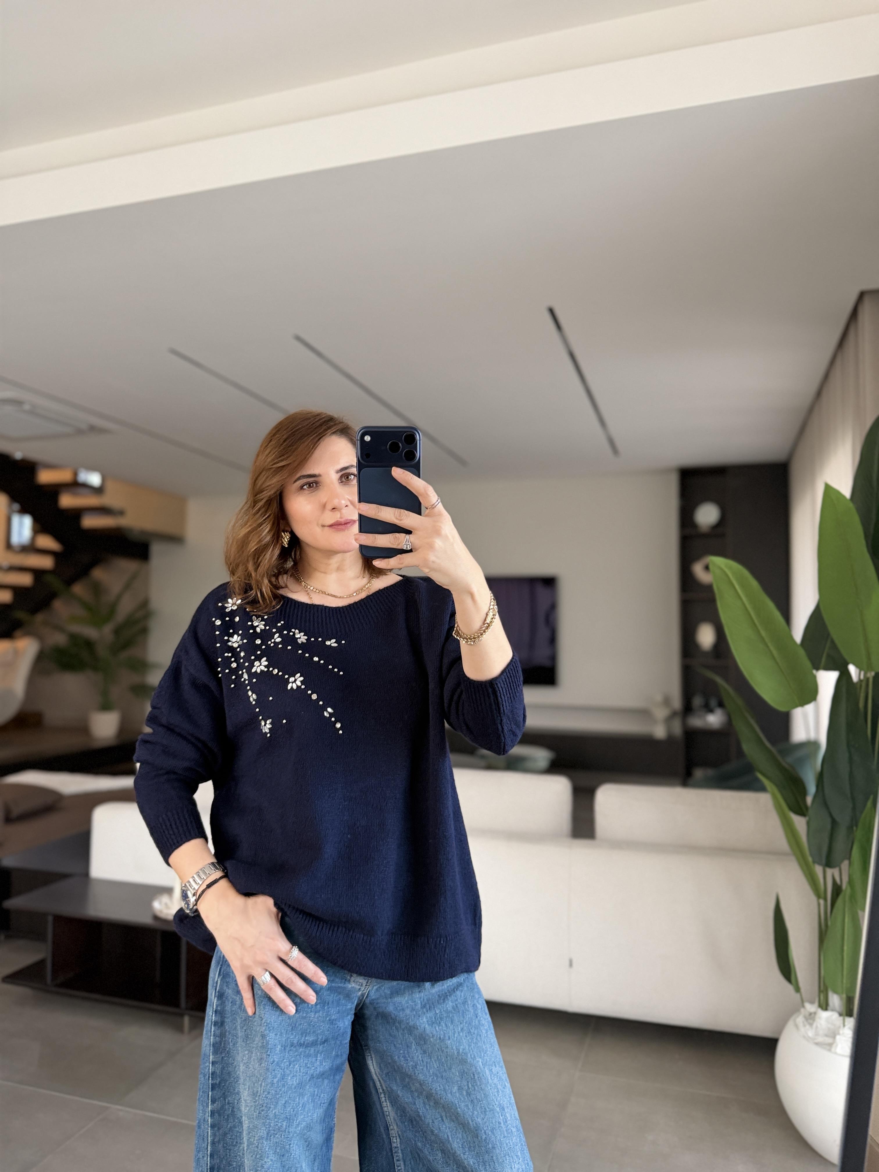 Lacivert Taşlı Geniş Yaka Kazak