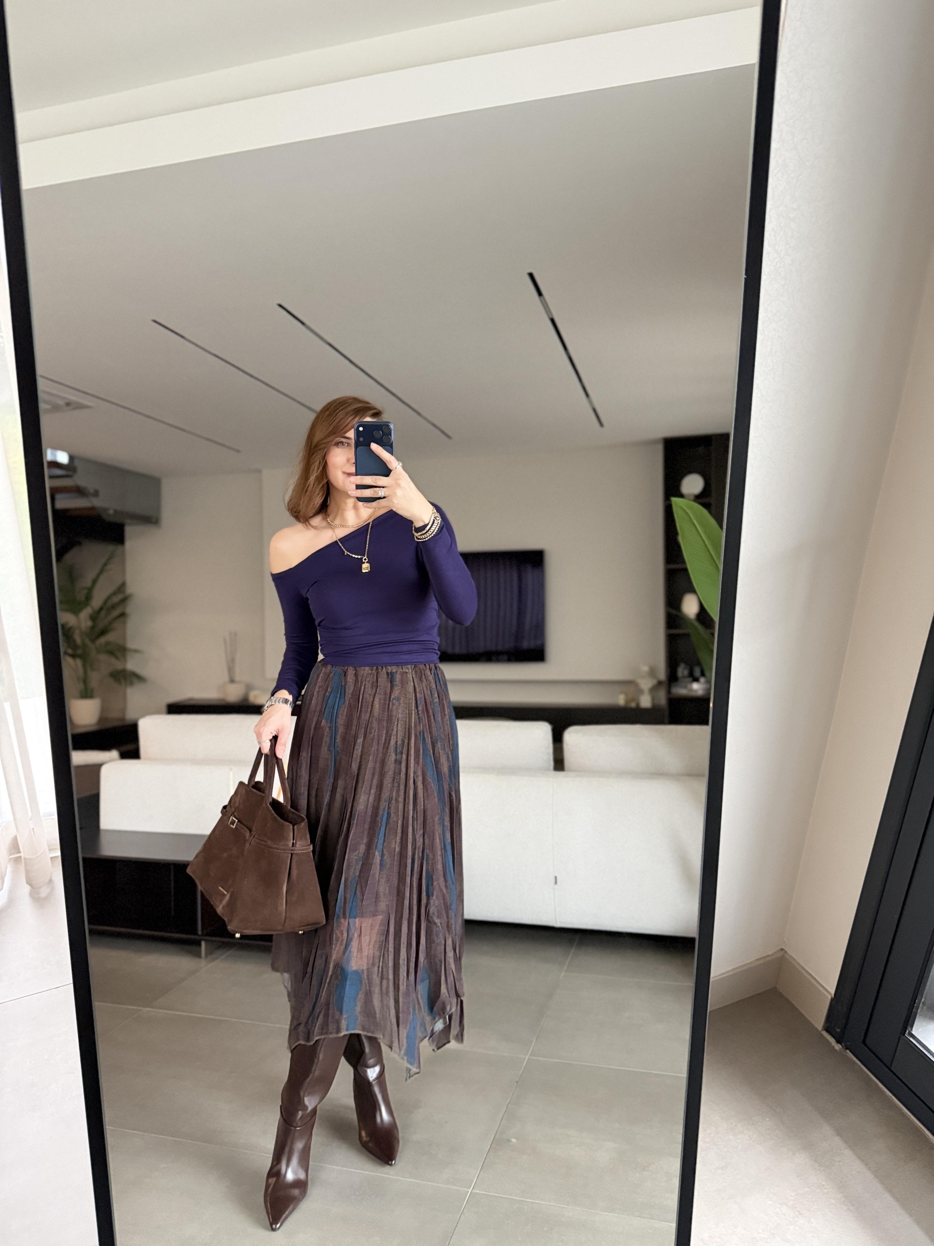 Mavi Astarlı Asimetrik Kesim Etek