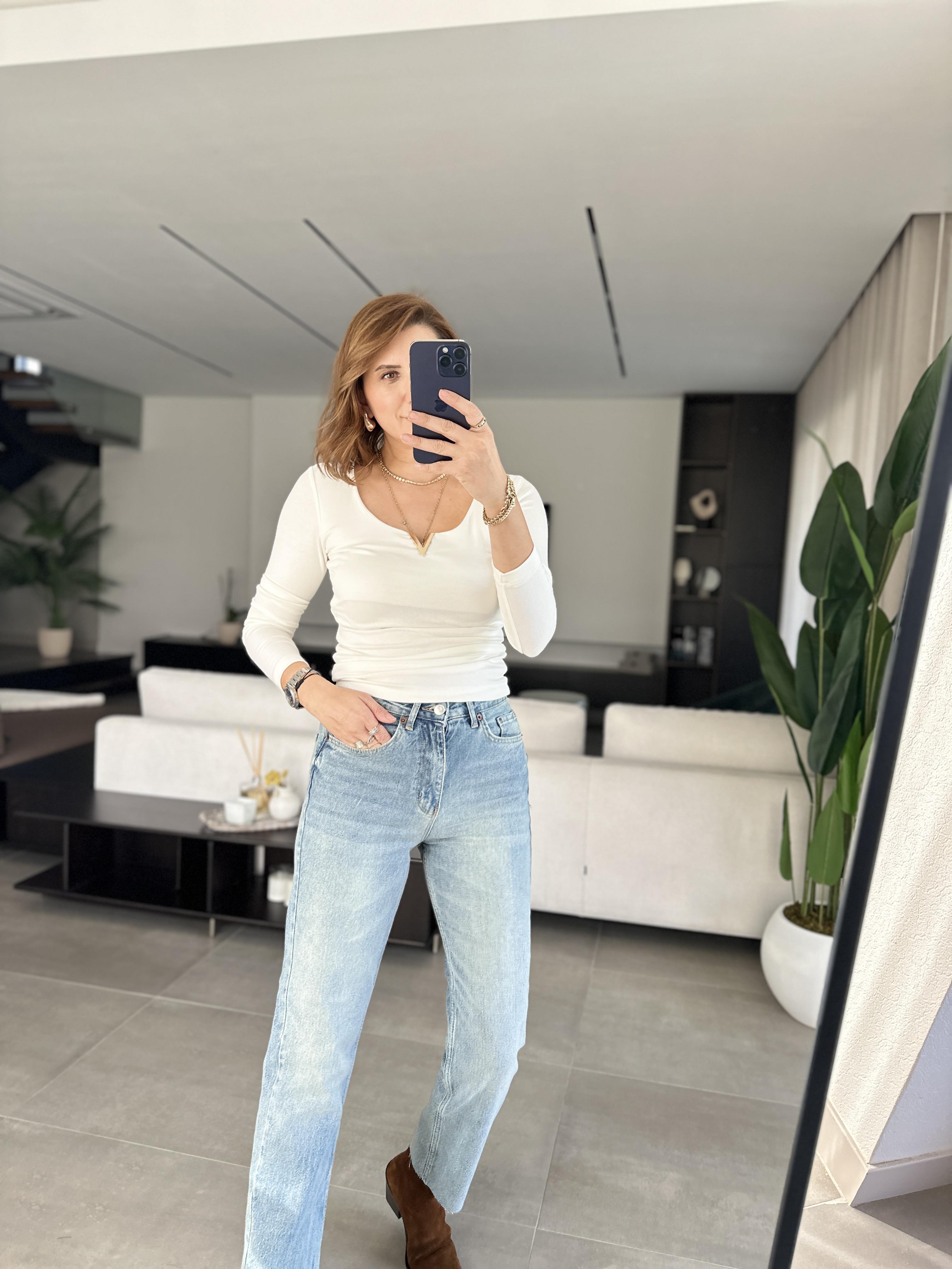 Mavi Novra Jean