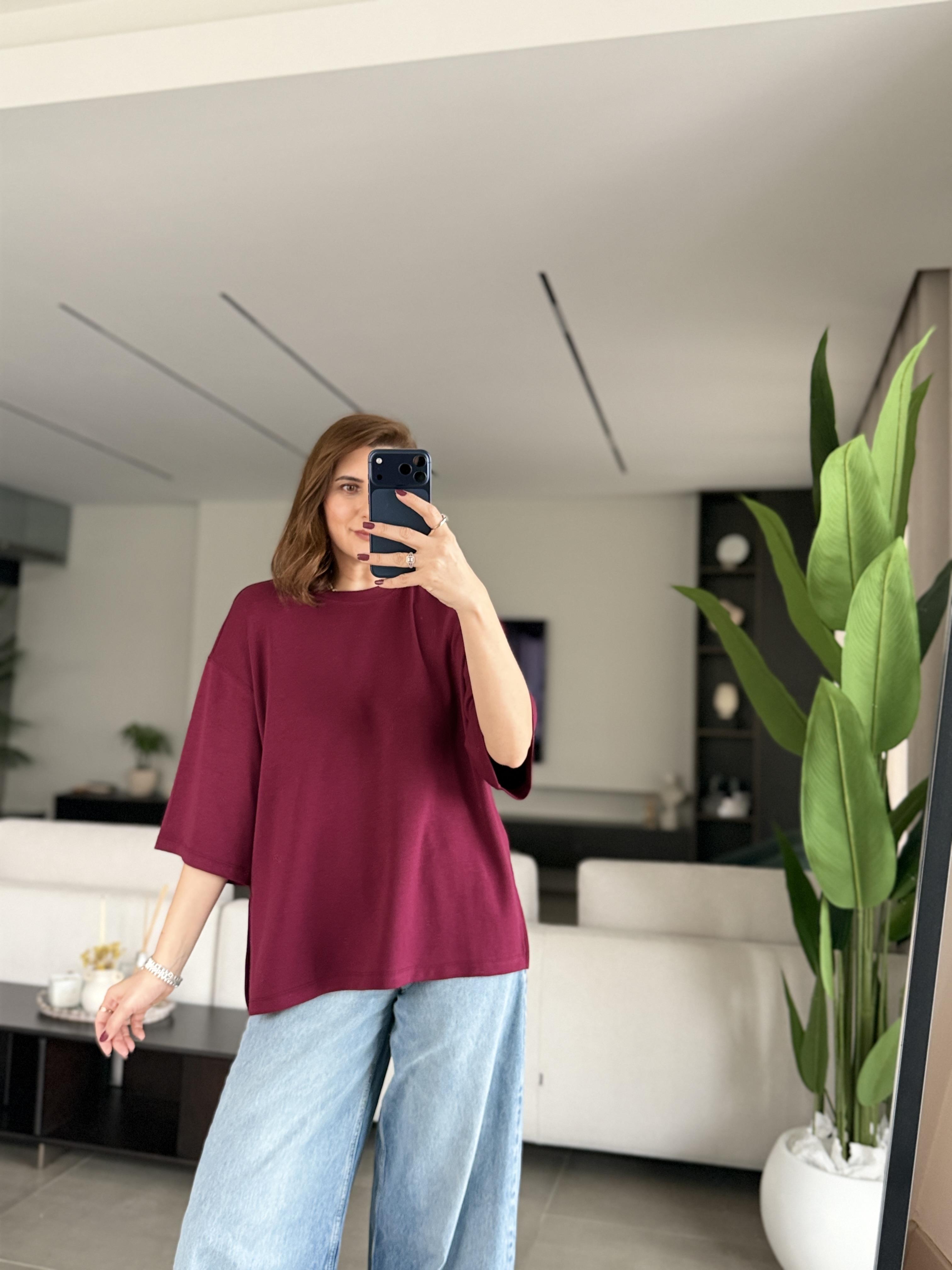 Mürdüm Yanı Yırtmaç Detaylı Omuz Dikişli Basic T-shirt