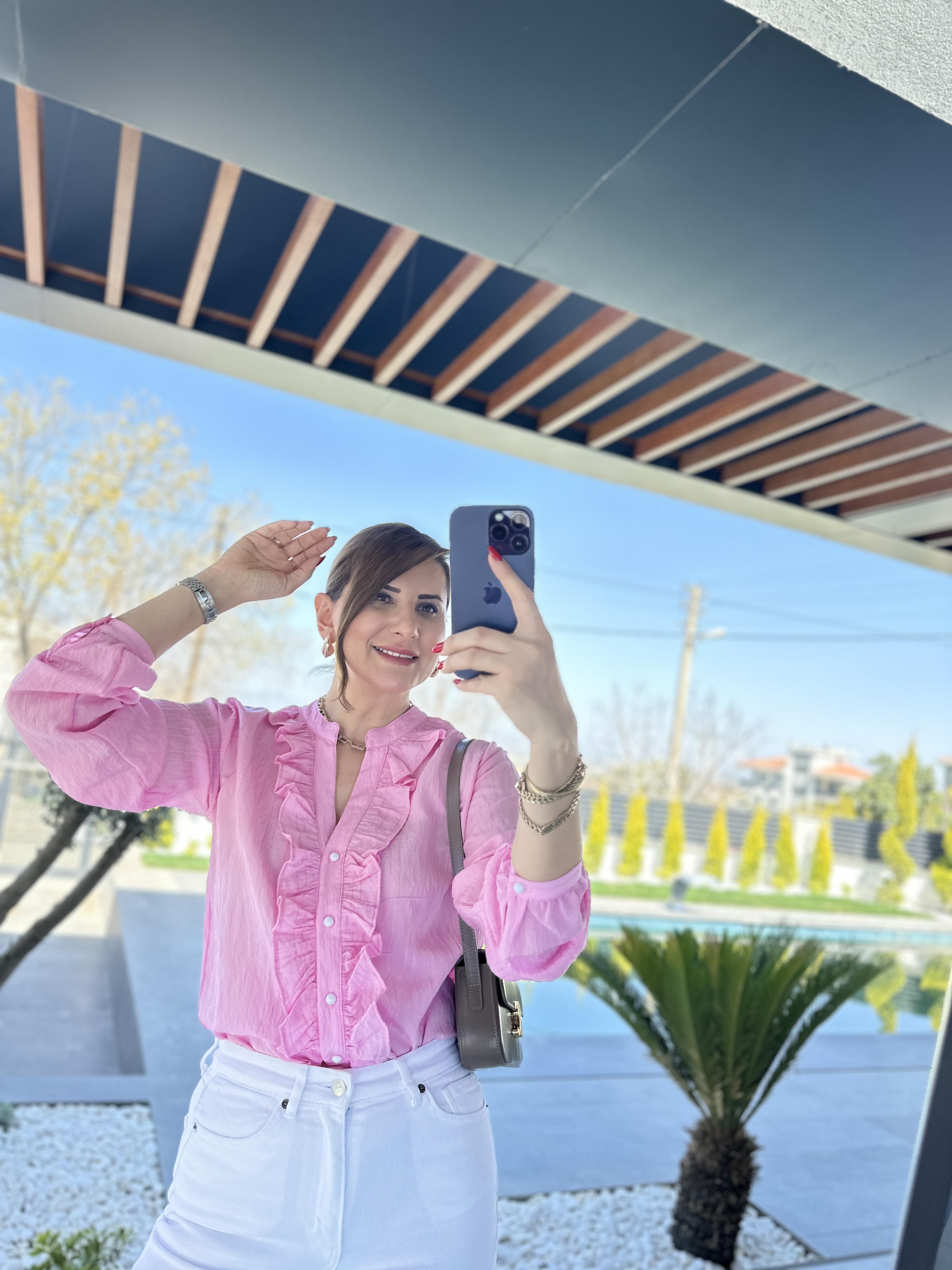 Pembe Fırfırlı Gömlek