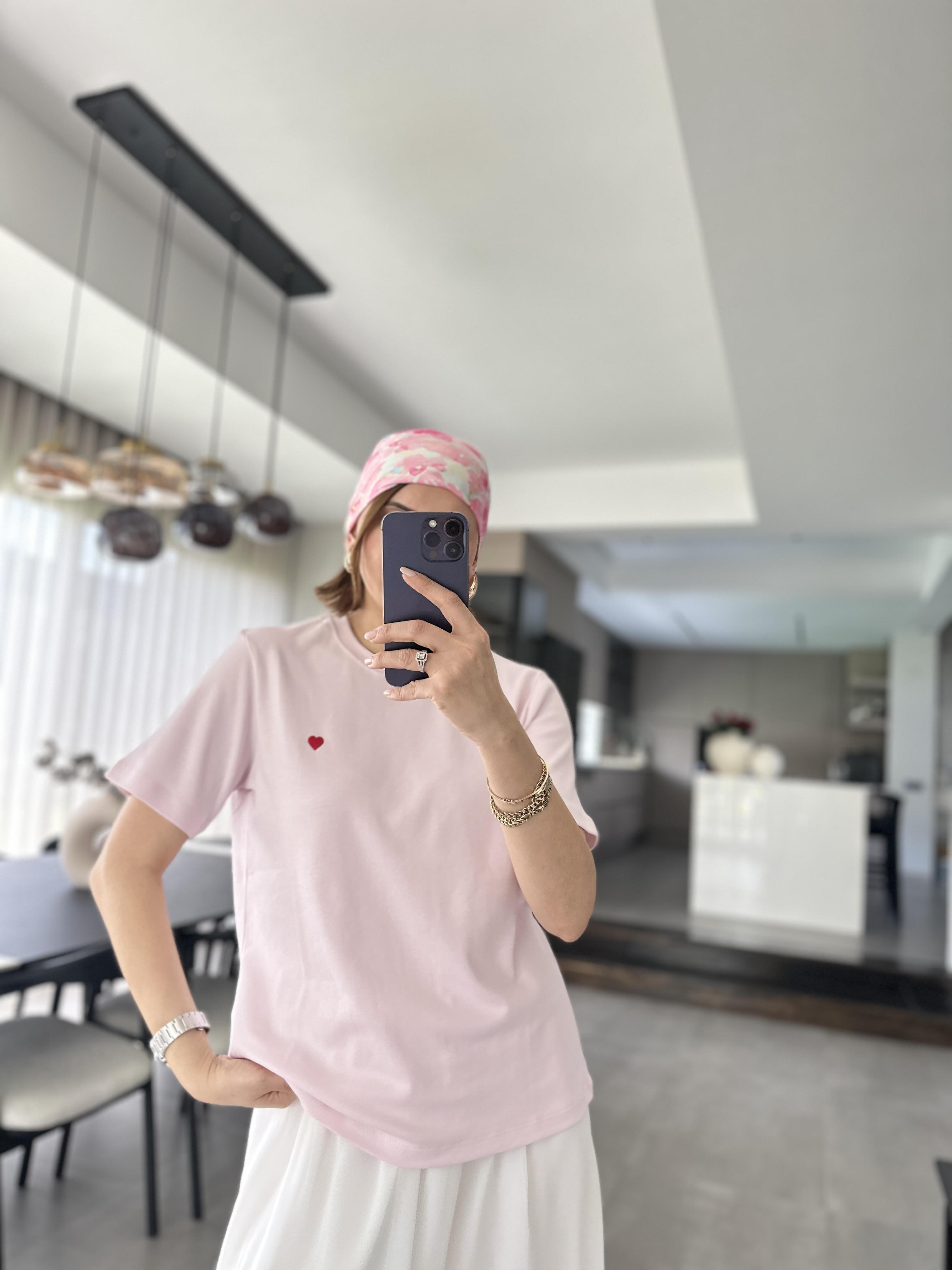 Pudra Kalp Nakışlı T-shirt