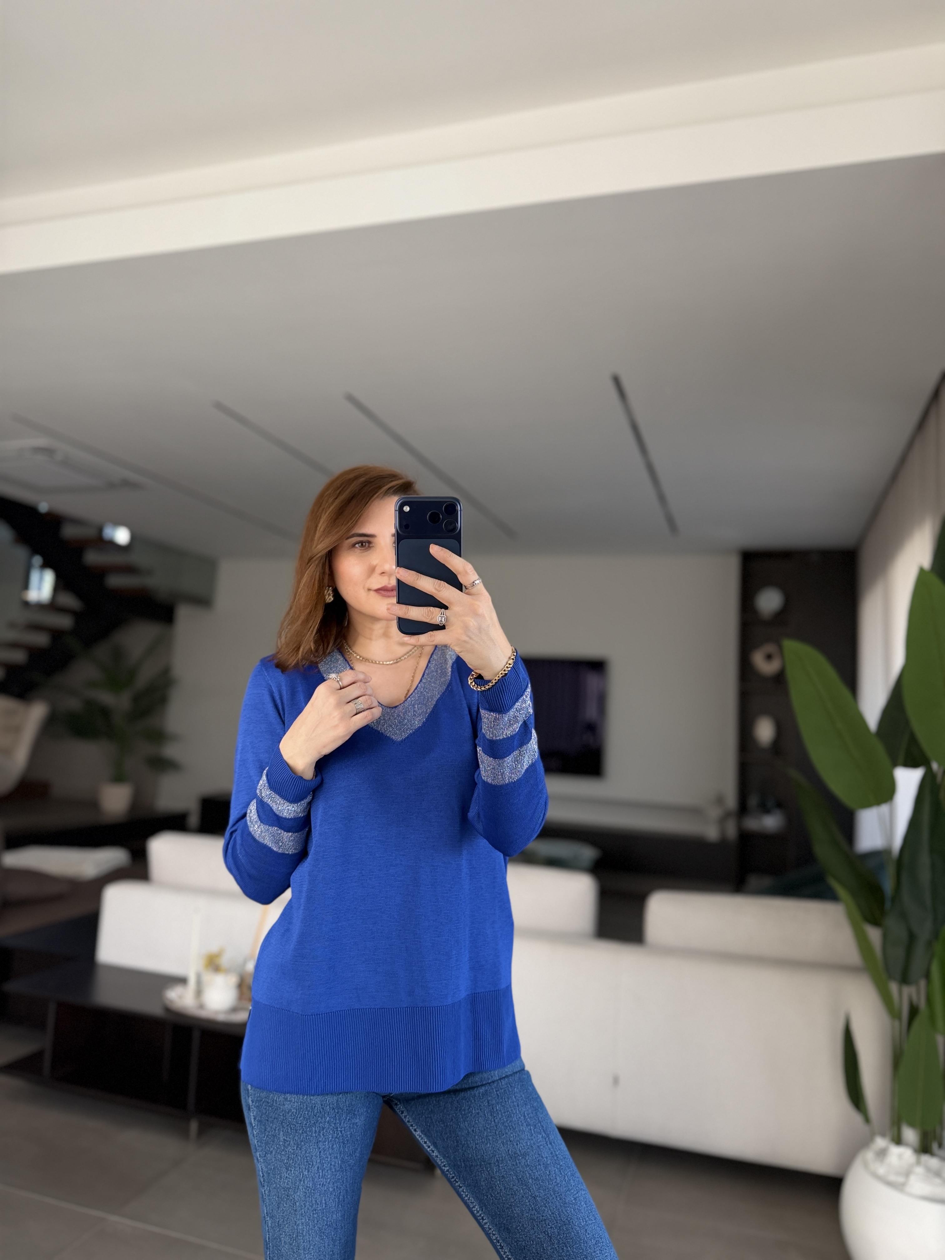 Saksmavi Livya Yaka Ve Kol Sim Şeritli Bluz