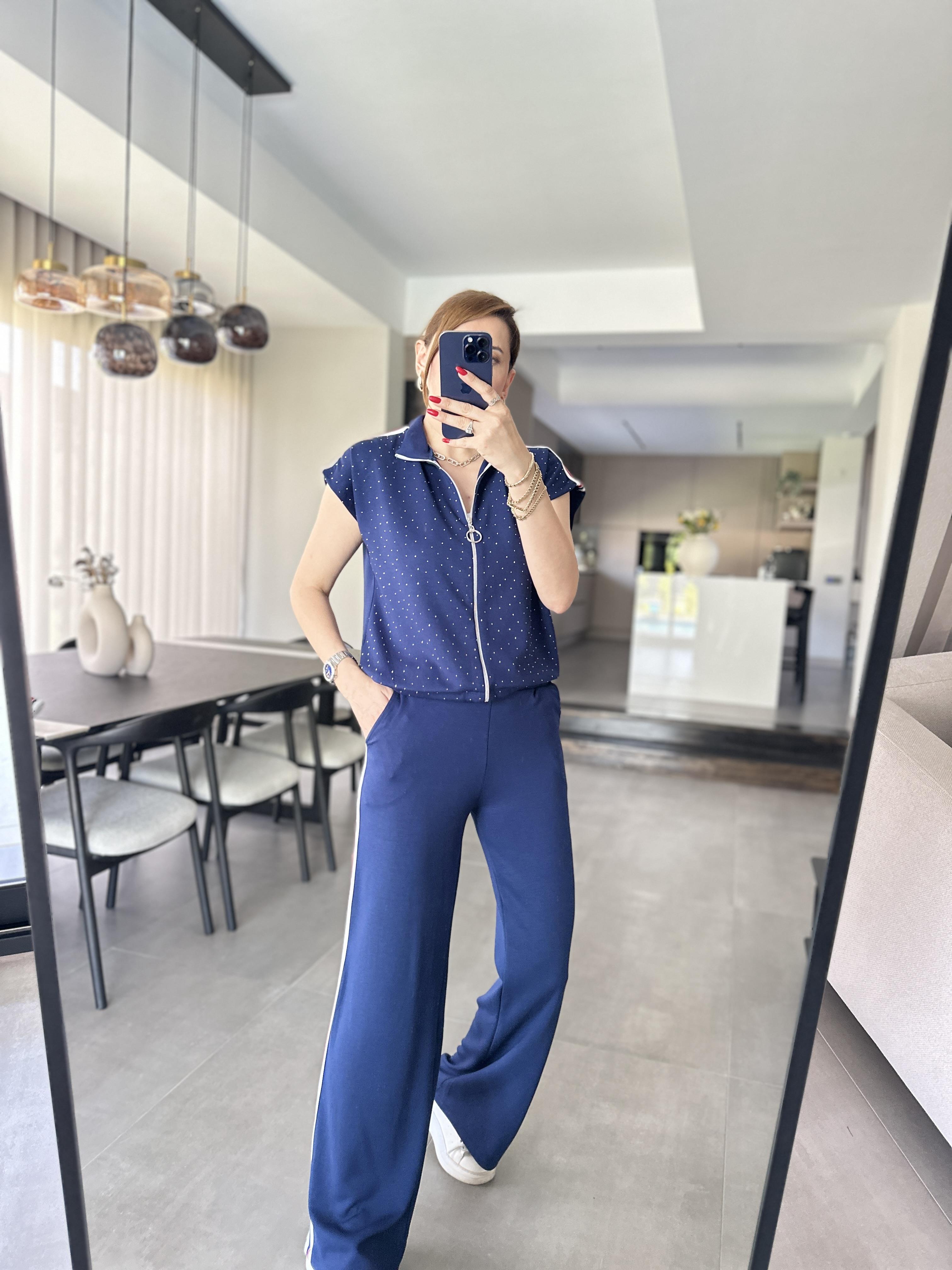 Şerit Detaylı Önü Taşlı Yelek Takım