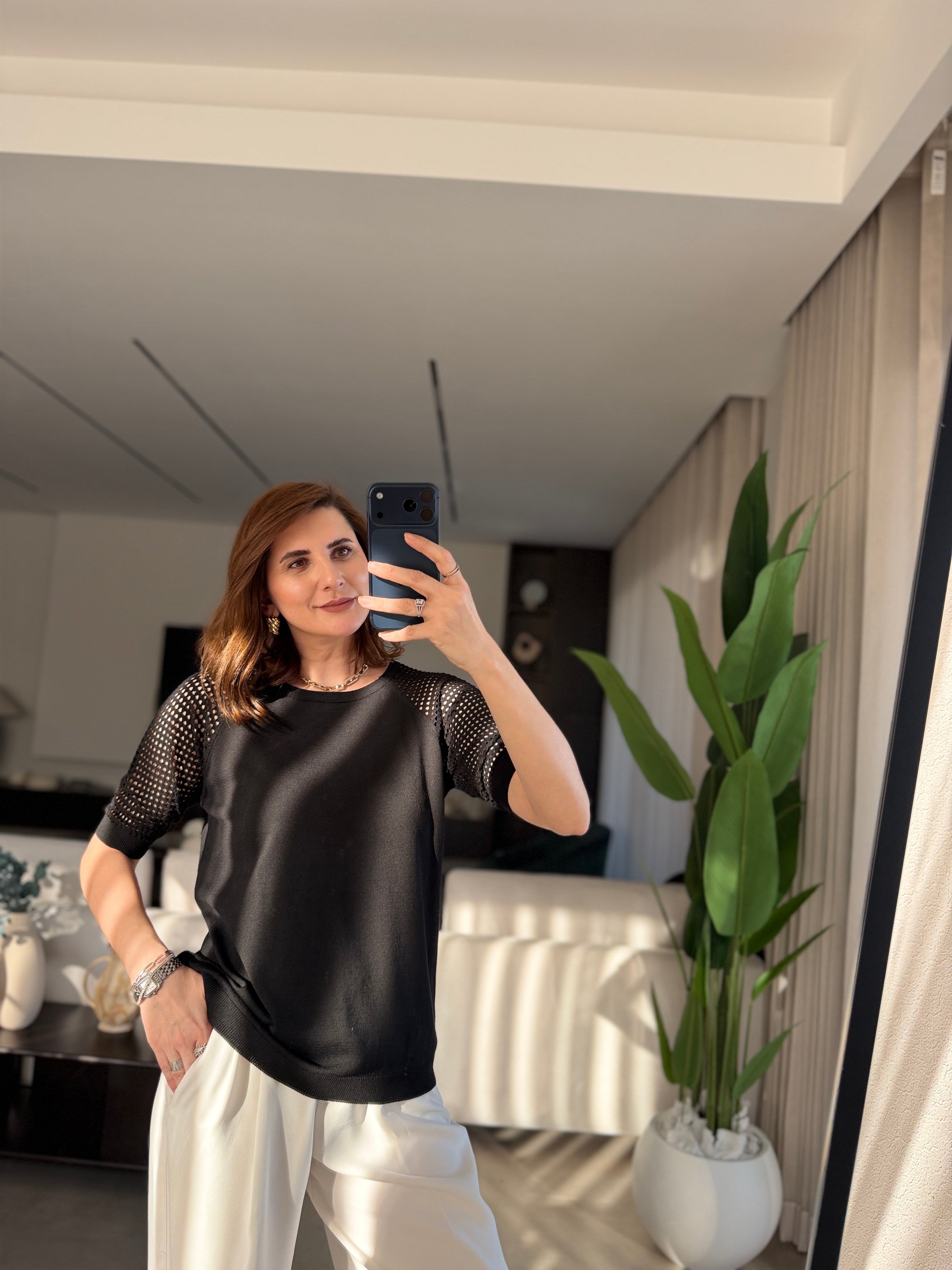 Siyah Ajurlu Kısa Kol Bluz