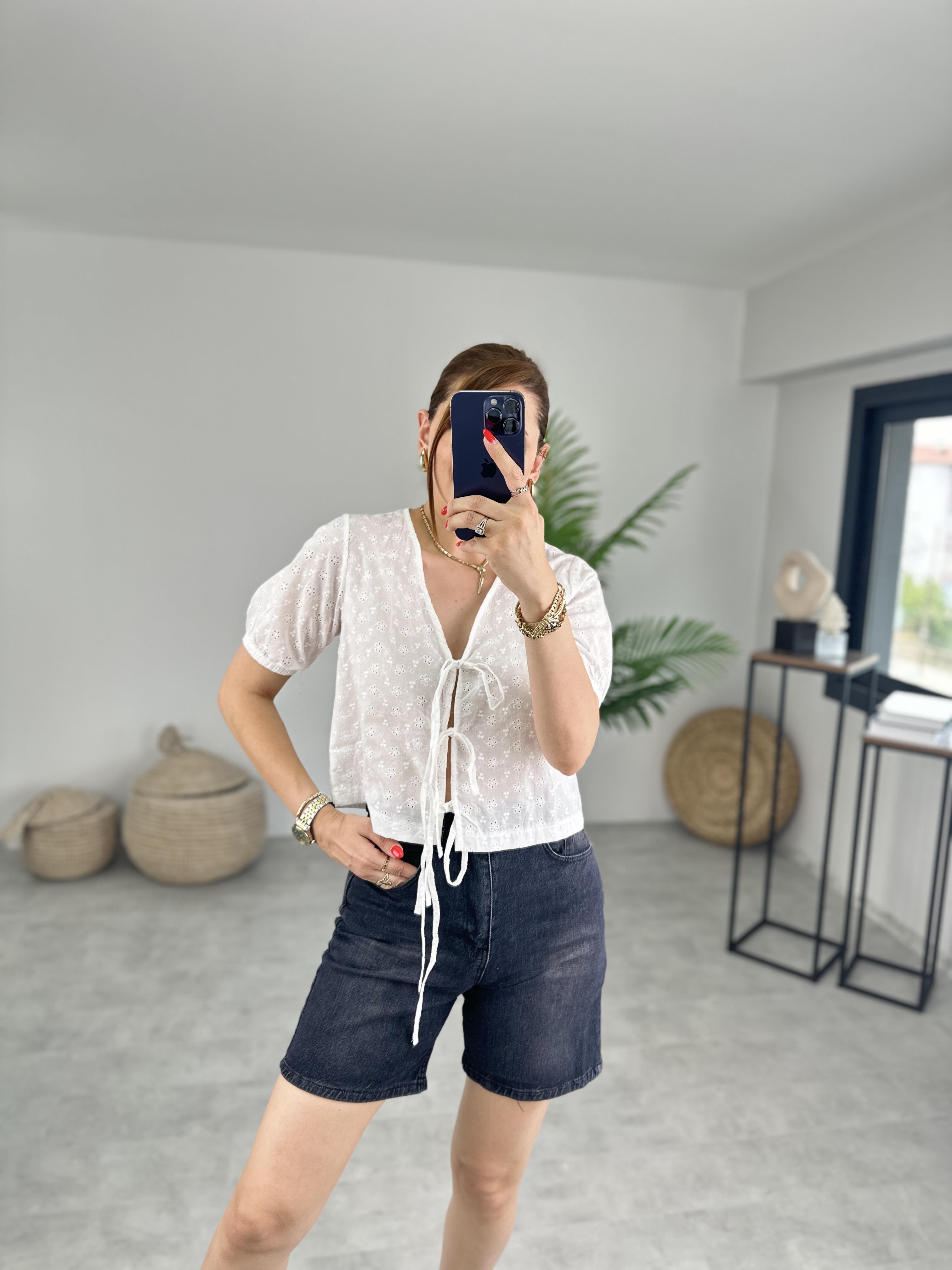 SİYAH ARKA CEP DETAYLI KOT ŞORT