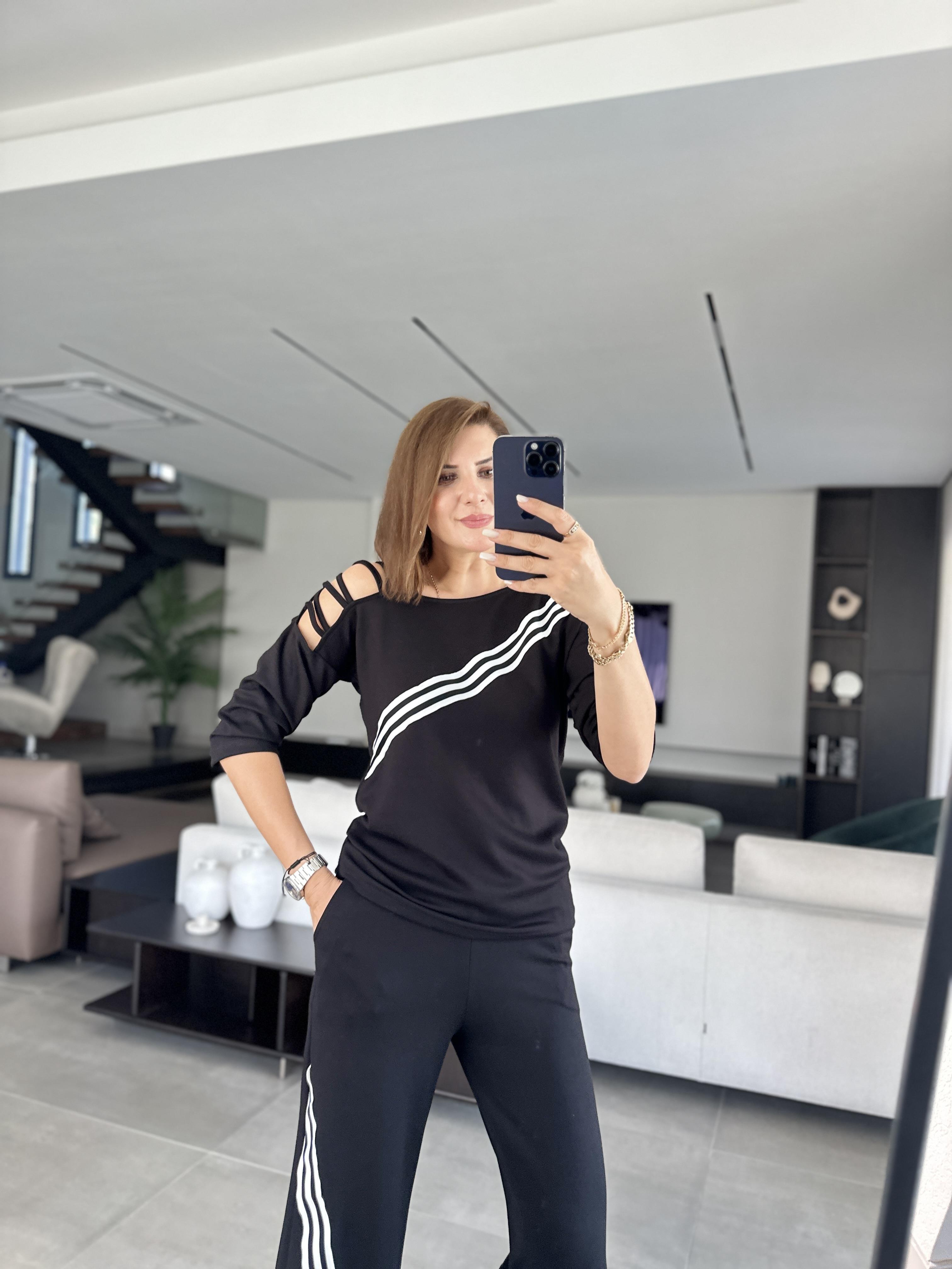 Siyah  Çarpraz Çizgi Detaylı Takım