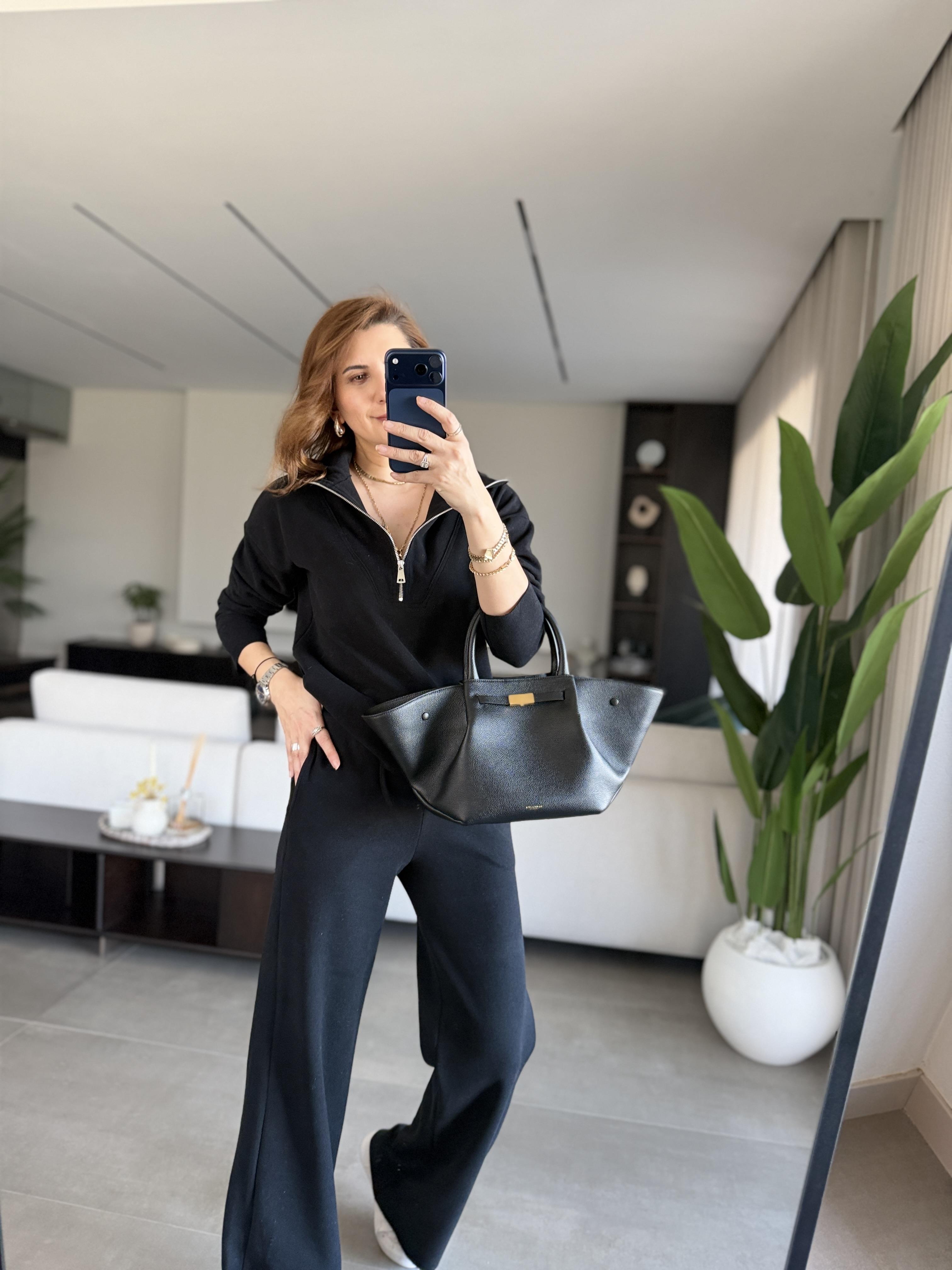 Siyah Dik Yaka Yarım Fermuarlı Takım