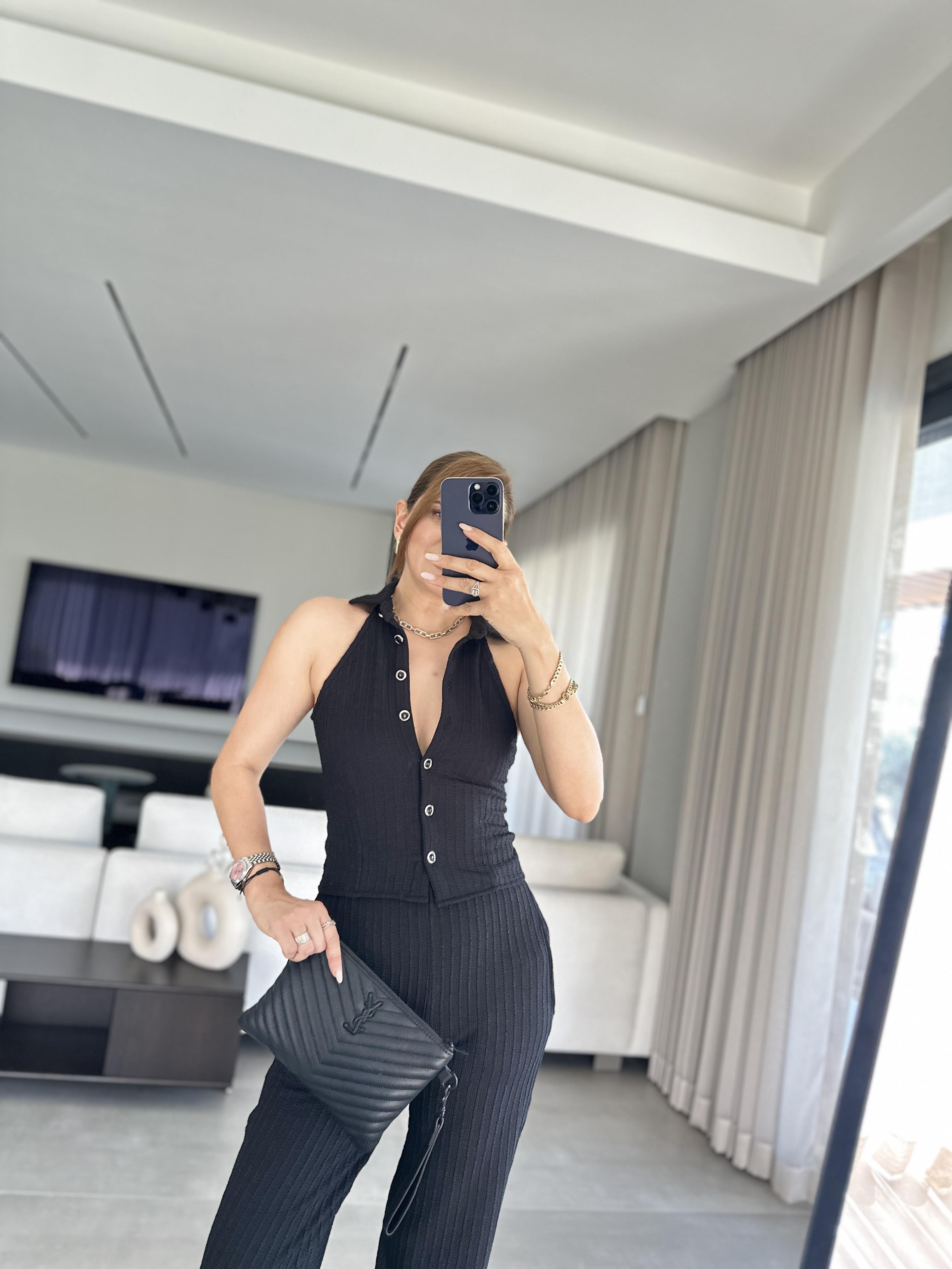 Siyah Düğmeli Halter Yaka Pantolon Takım