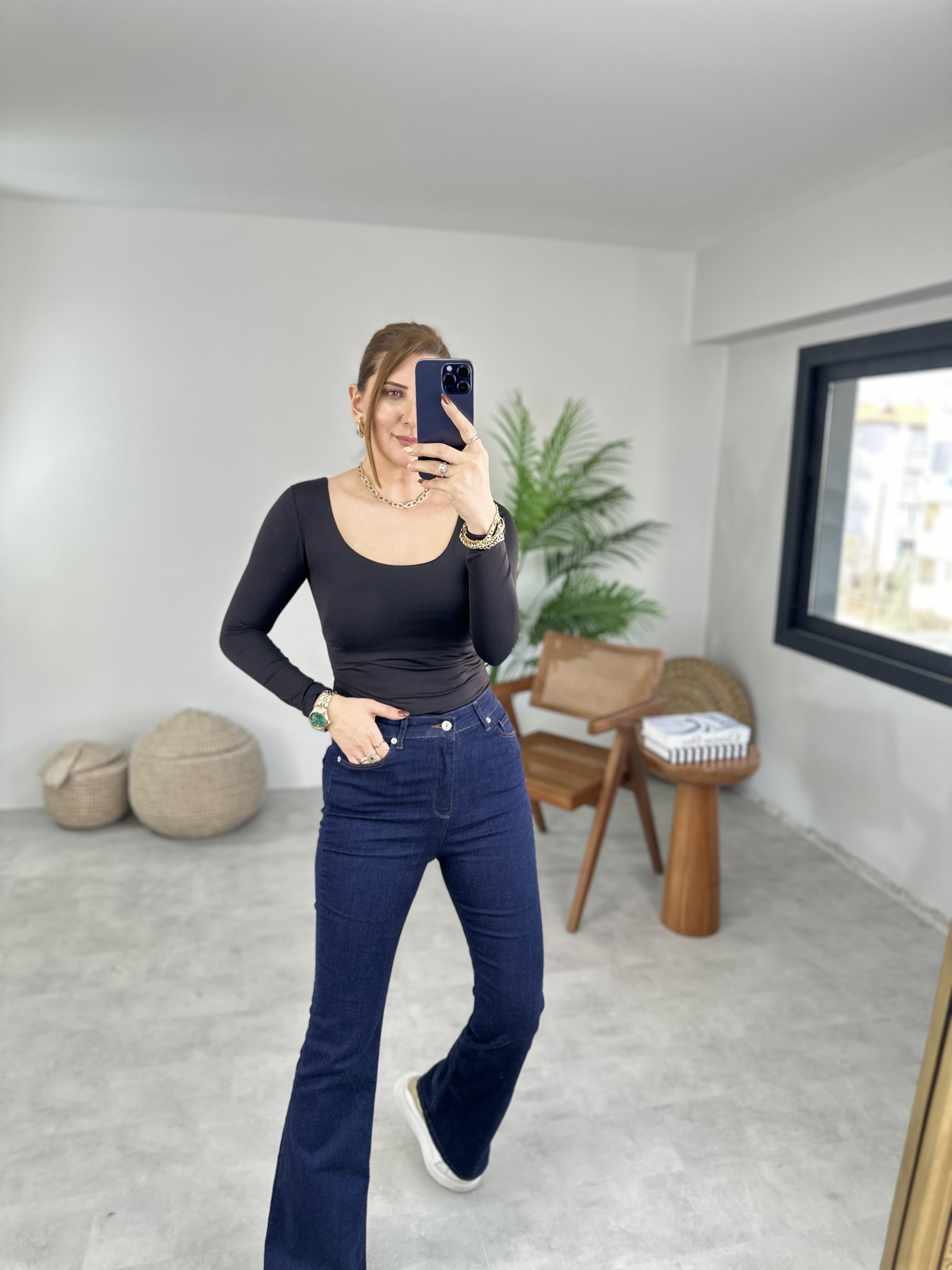 Siyah Kare Yaka Badi