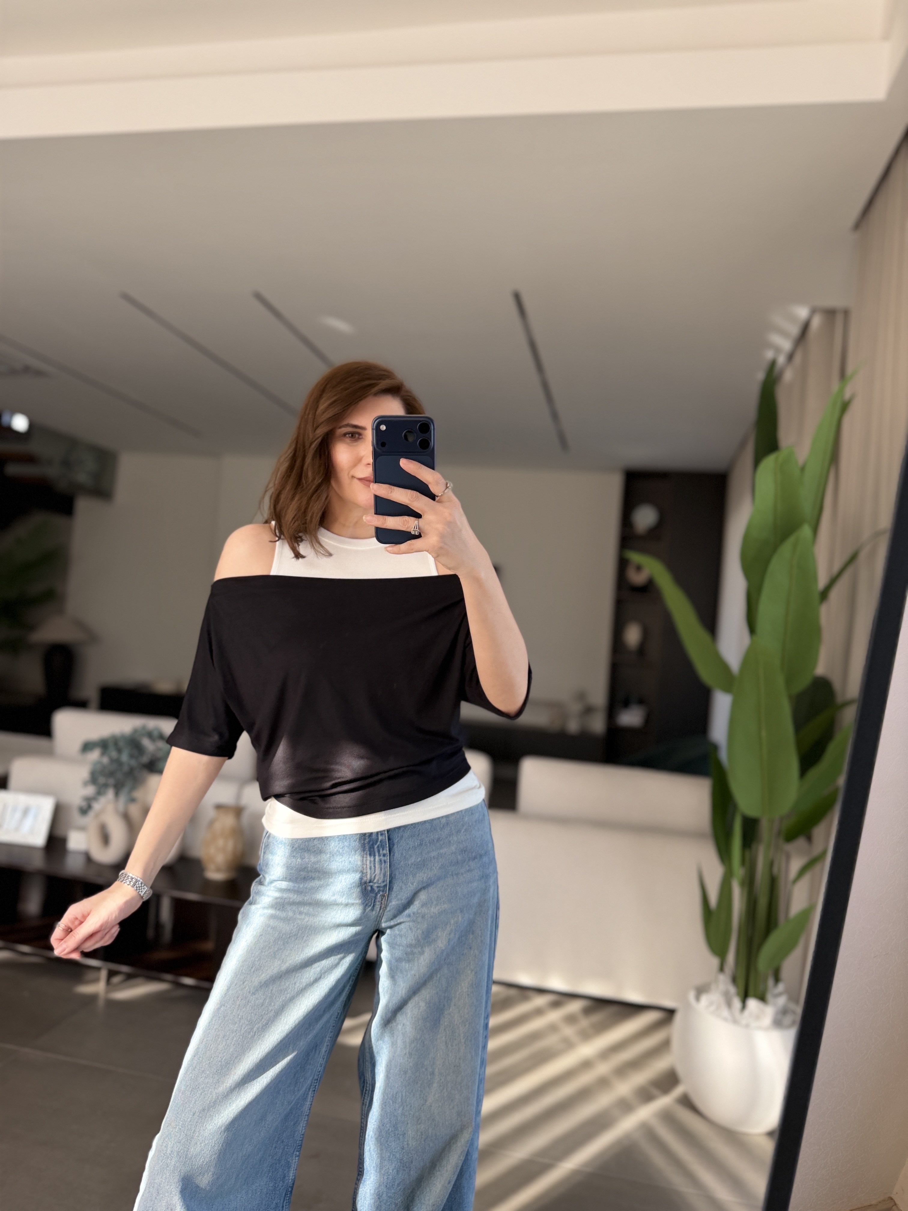 Siyah Kayık Yaka Atletli Bluz