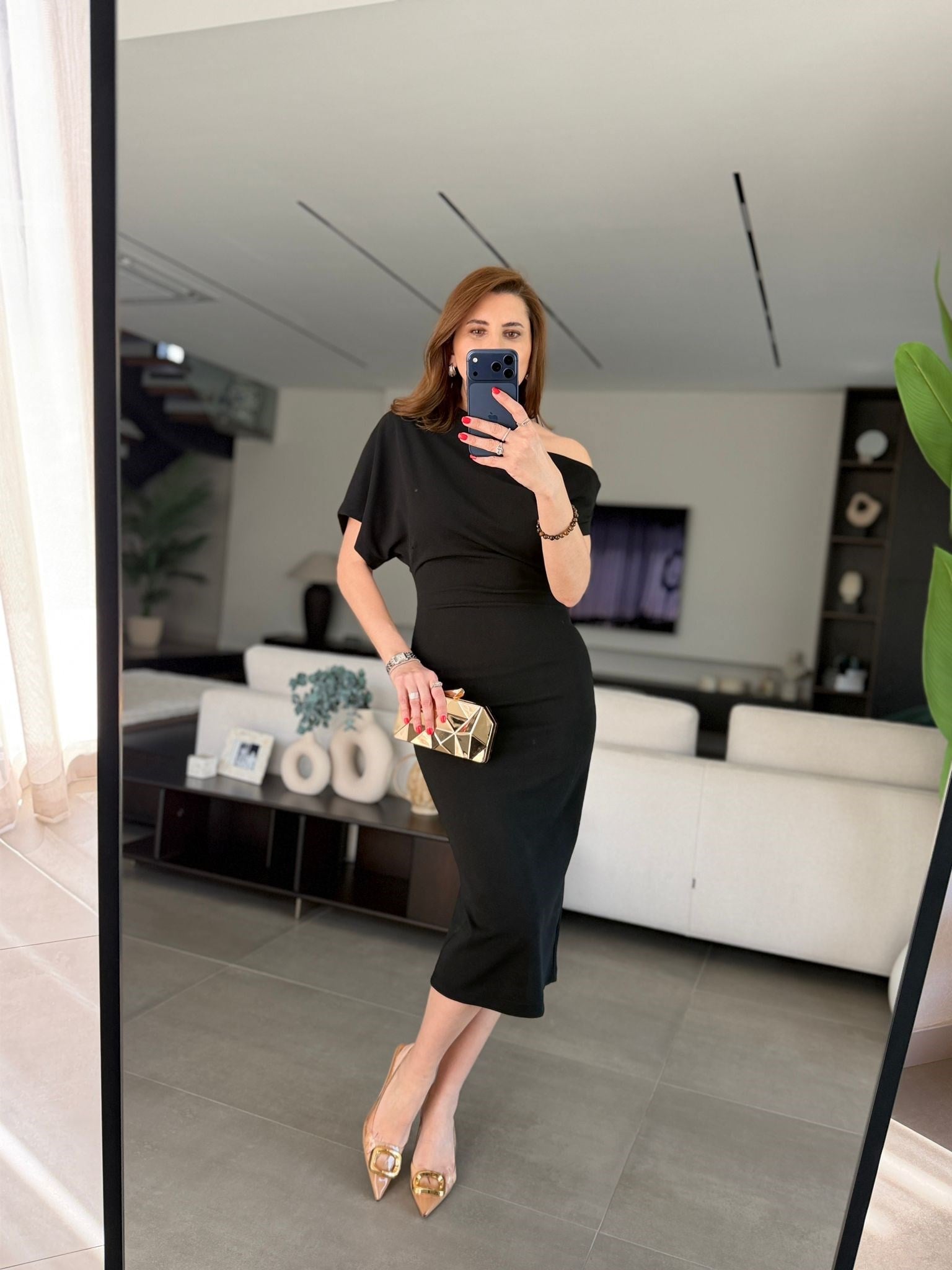 Siyah Kısa Kollu Tek Omuz Midi Elbise