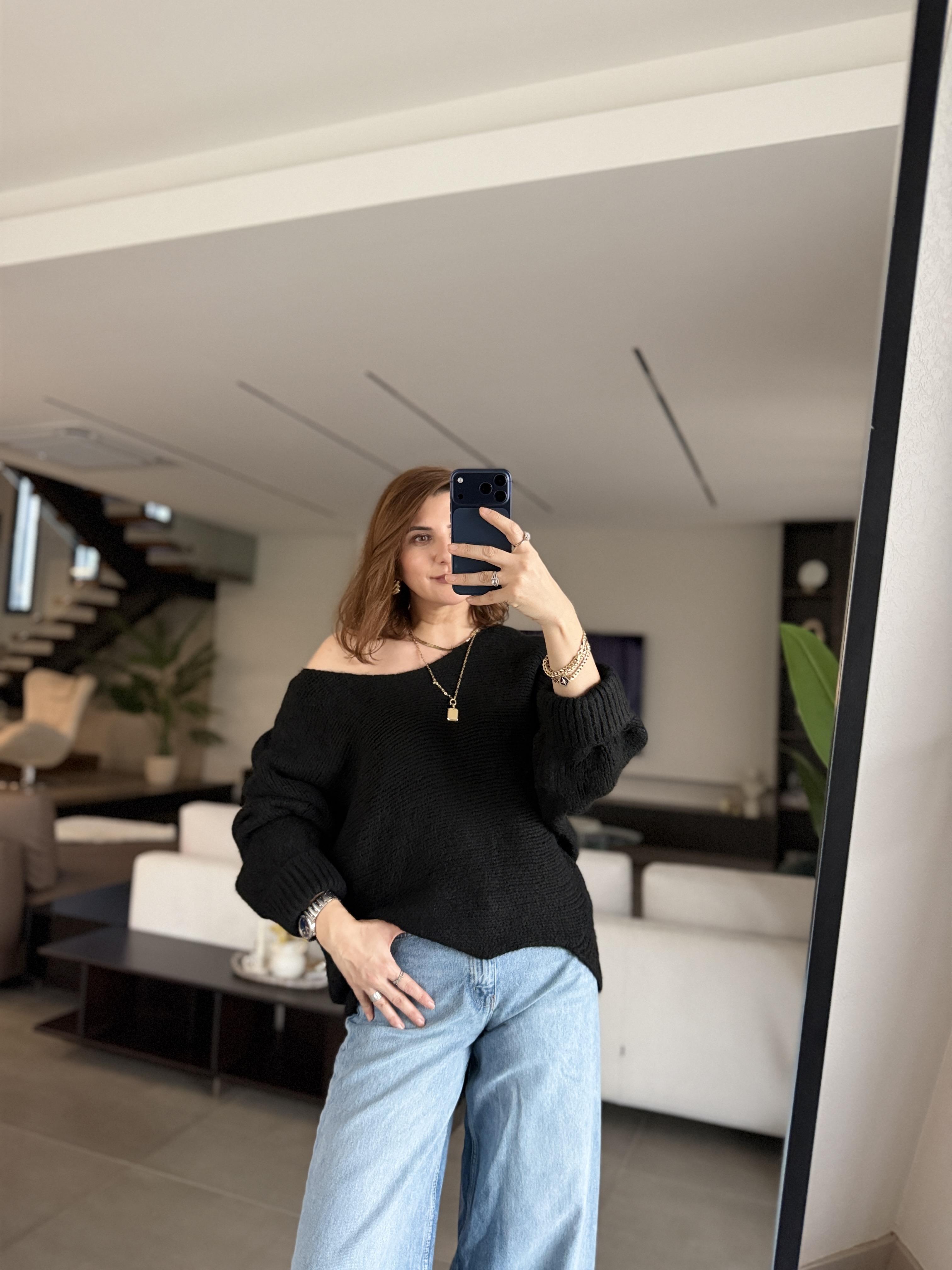 Siyah Kol Katlamalı Triko Kazak