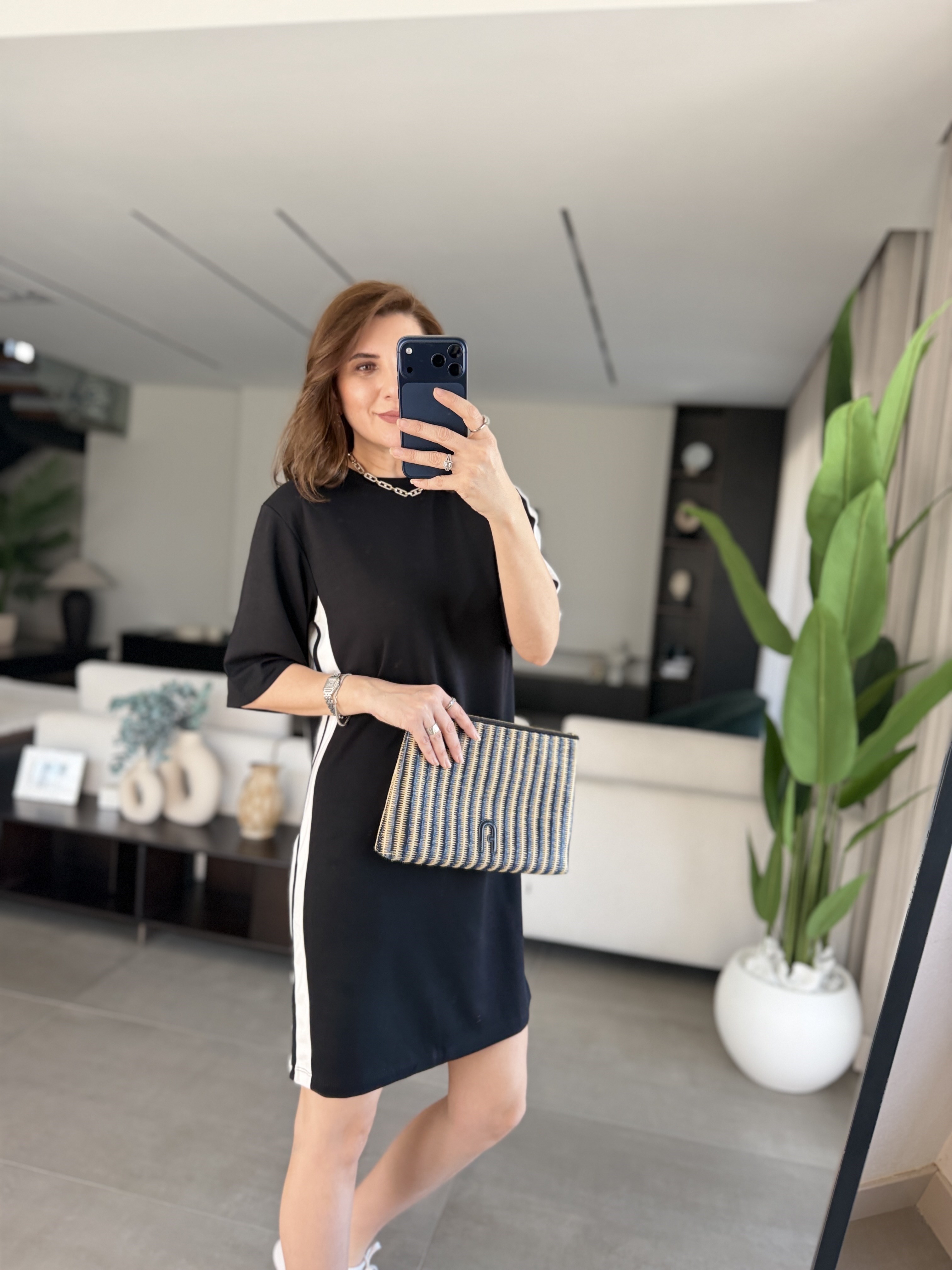 Siyah Modal Şeritli Midi Boy Elbise