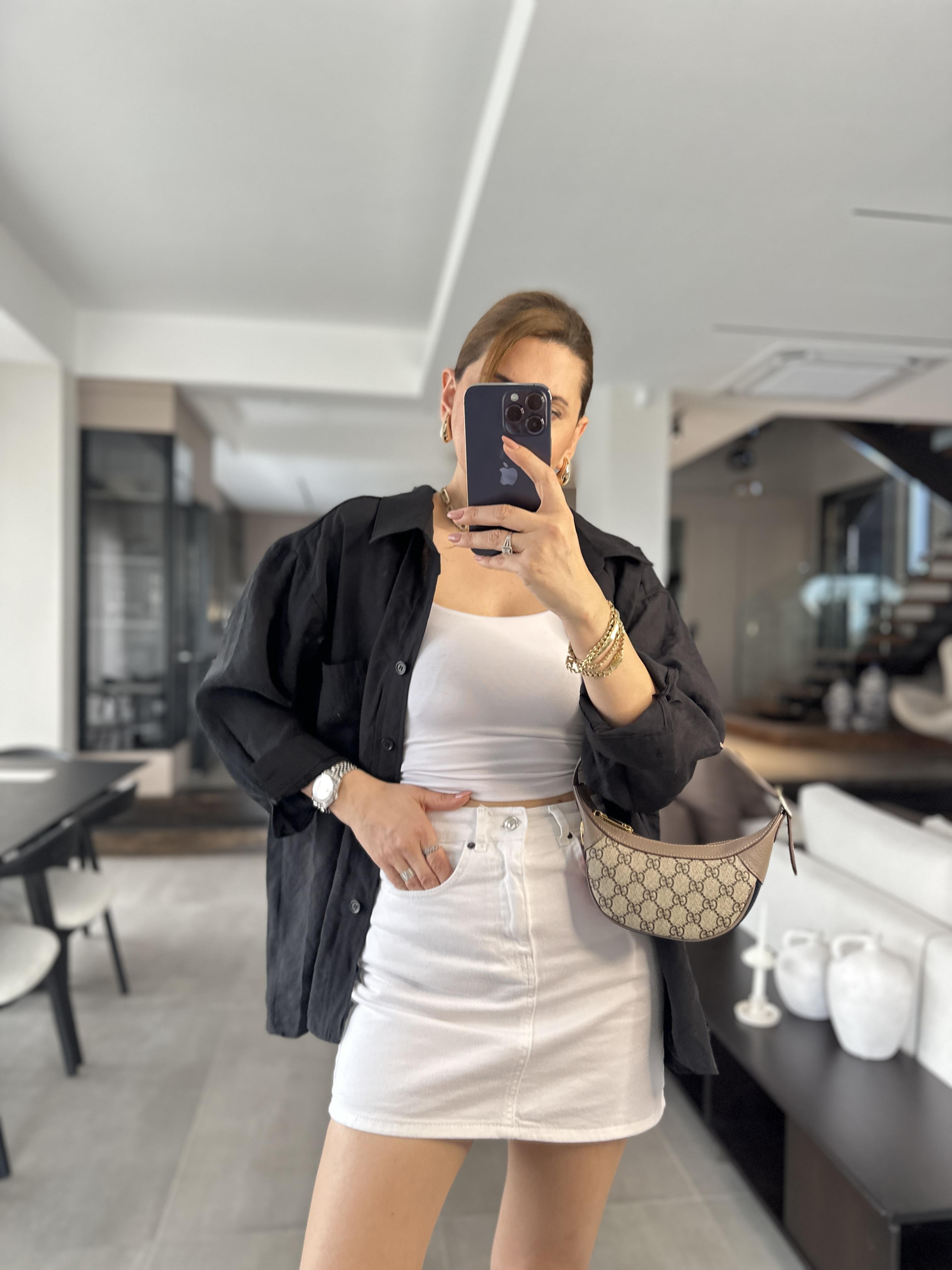 Siyah Omzu Düşük Tek Cepli Gömlek