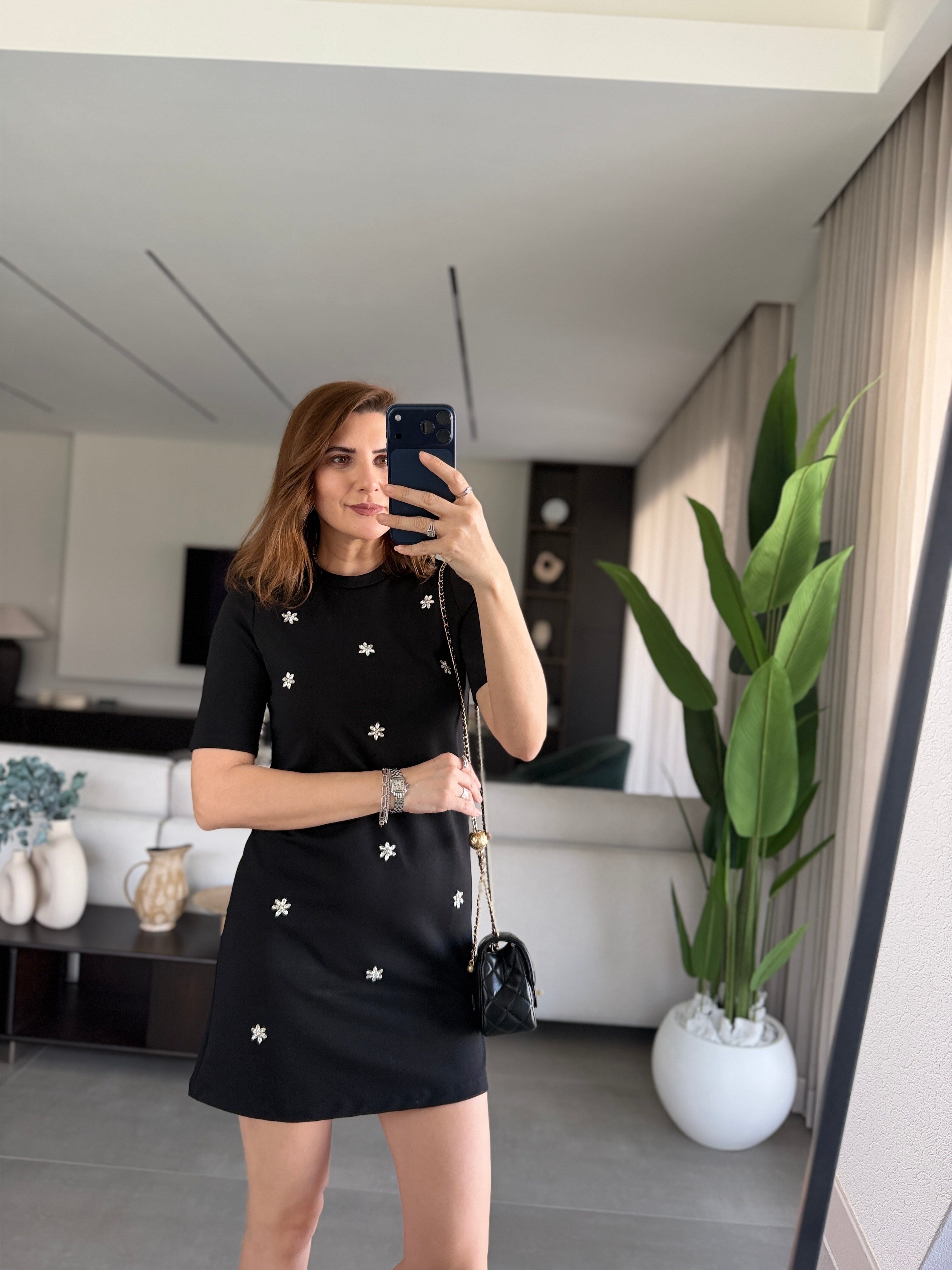 Siyah Önü Çiçek Taşlı Elbise