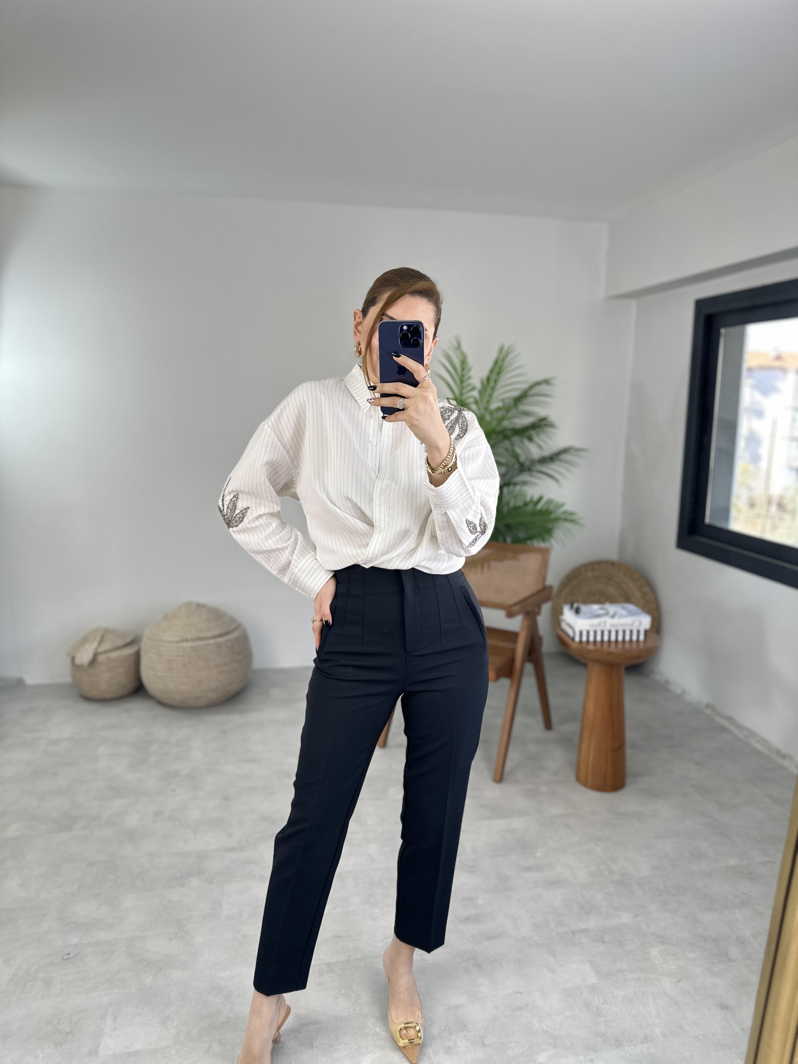 Siyah Önü Filatolu Pantolon