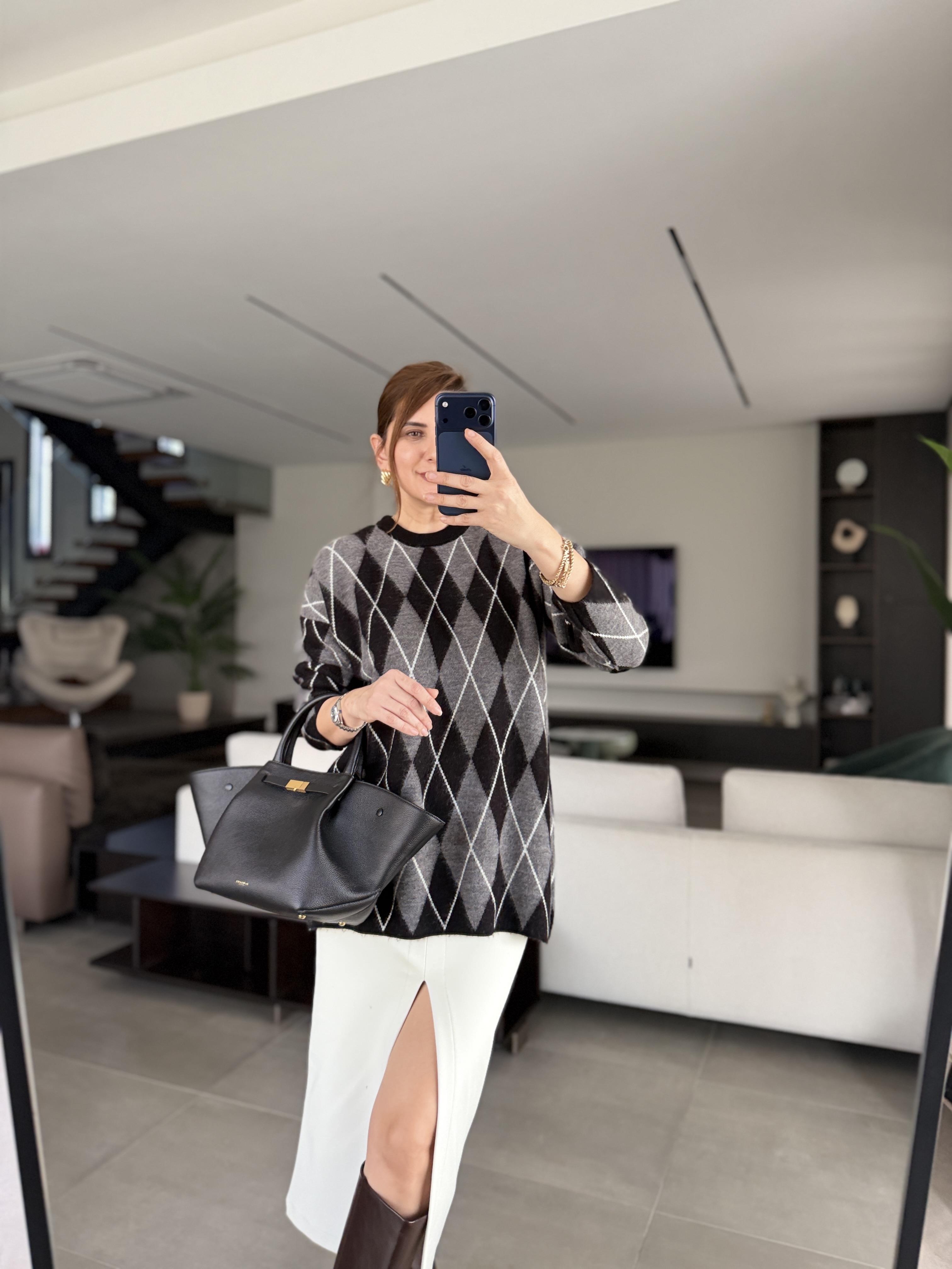 Siyah Oversize Baklava Desenli Kazak