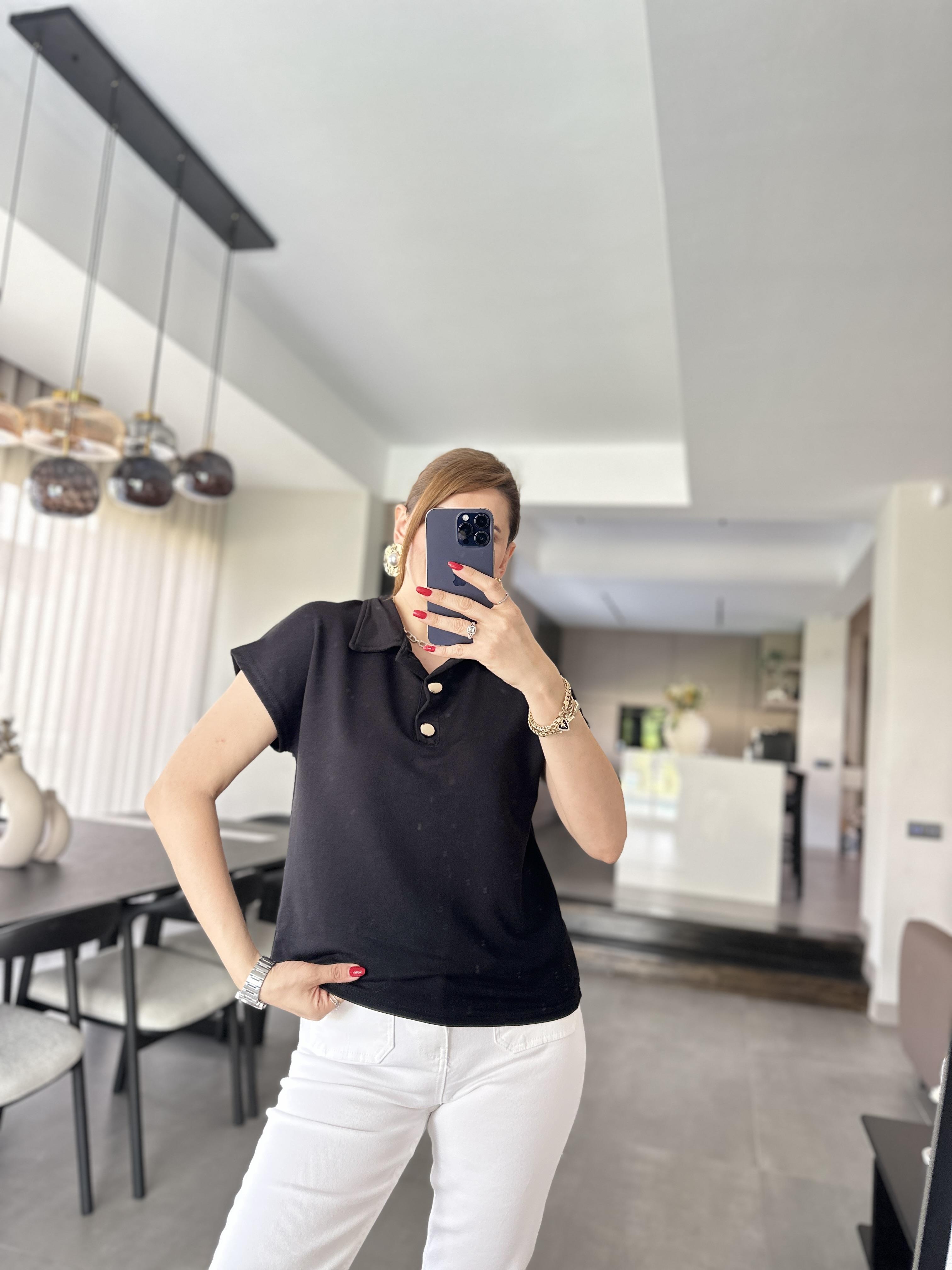 Siyah Polo Yaka Gold Düğmeli T-shirt