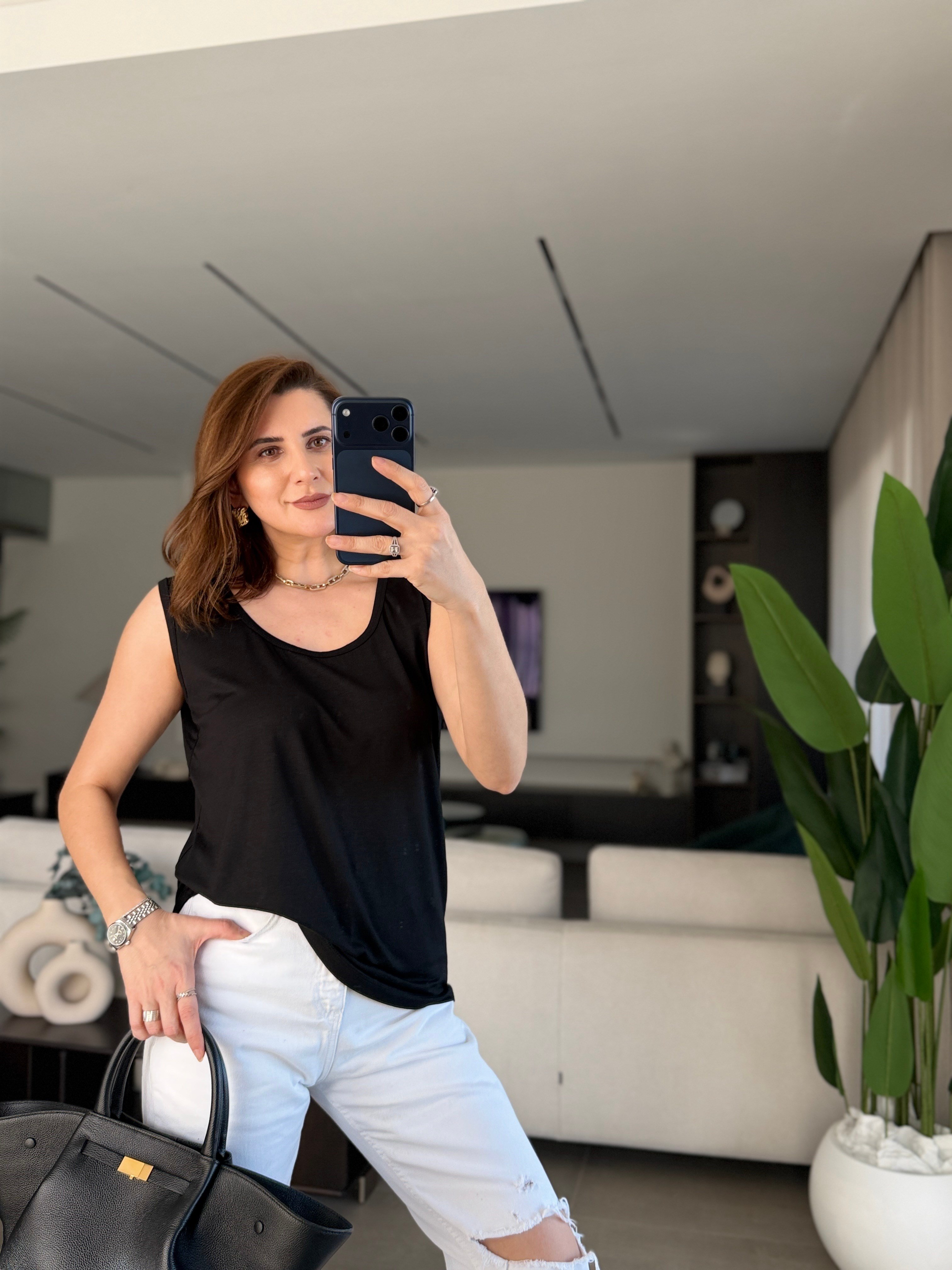 Siyah U Yaka Kolsuz Atlet