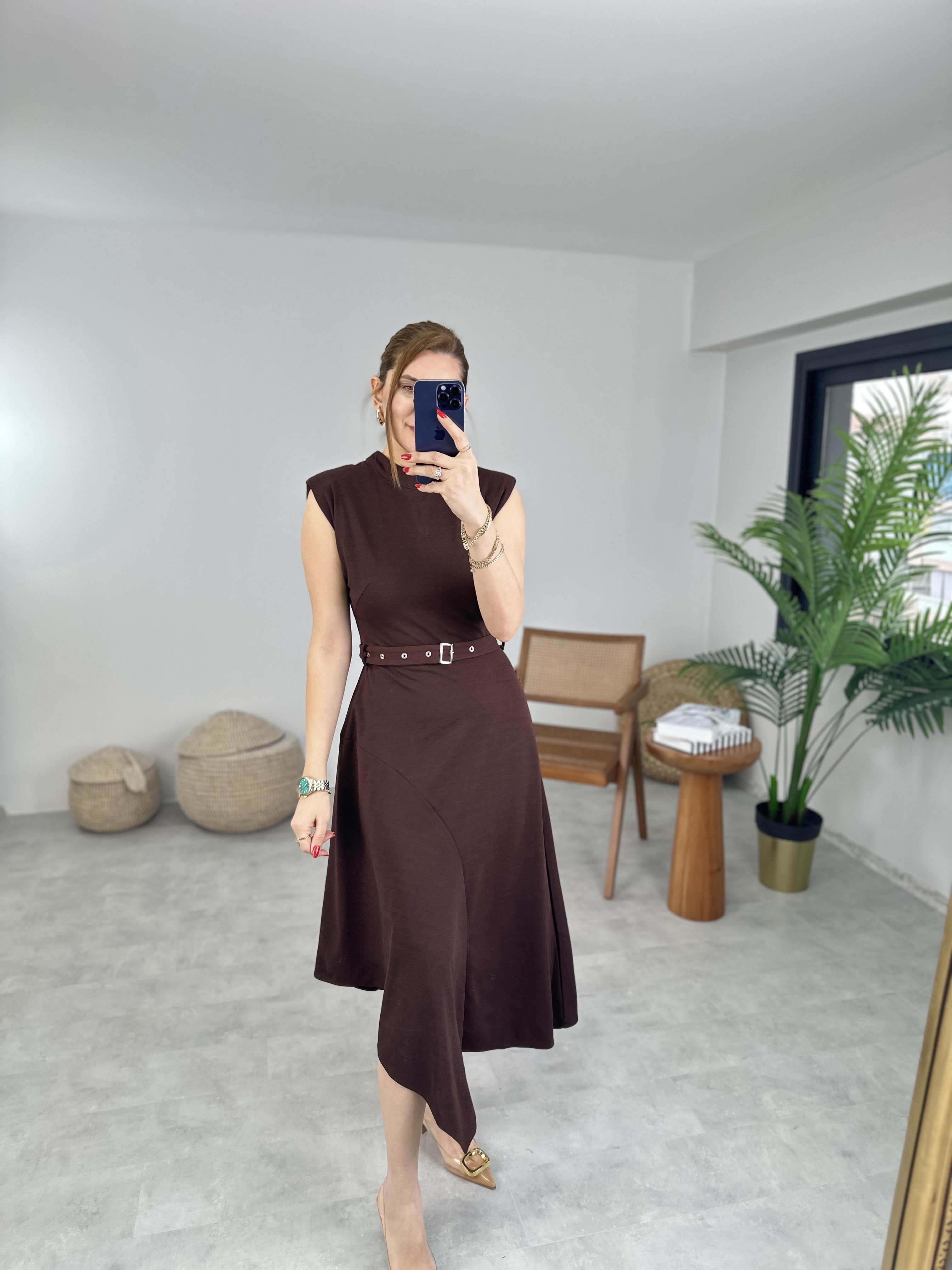 Vatkalı Kemer Detaylı Elbise