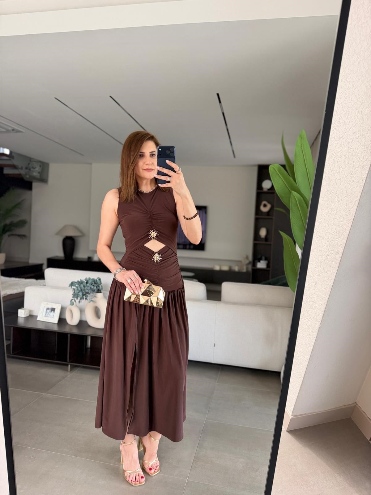 Yırtmaçlı Önü Aksesuar Detaylı Sandy Elbise