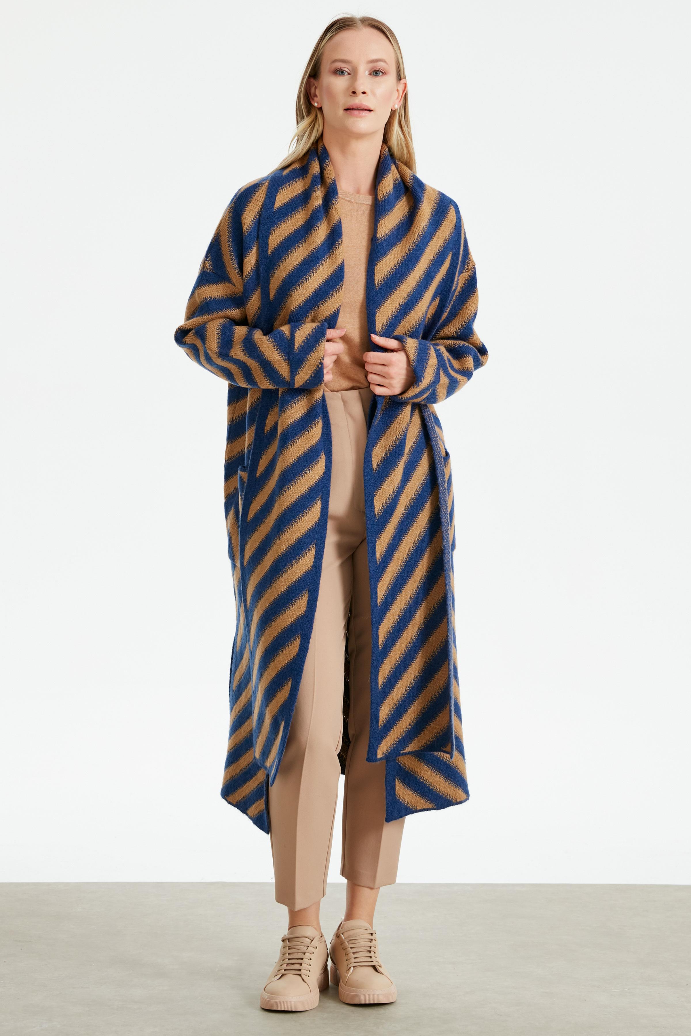 VEREV ÇİZGİLİ UZUN TRİKO HIRKA CAMEL