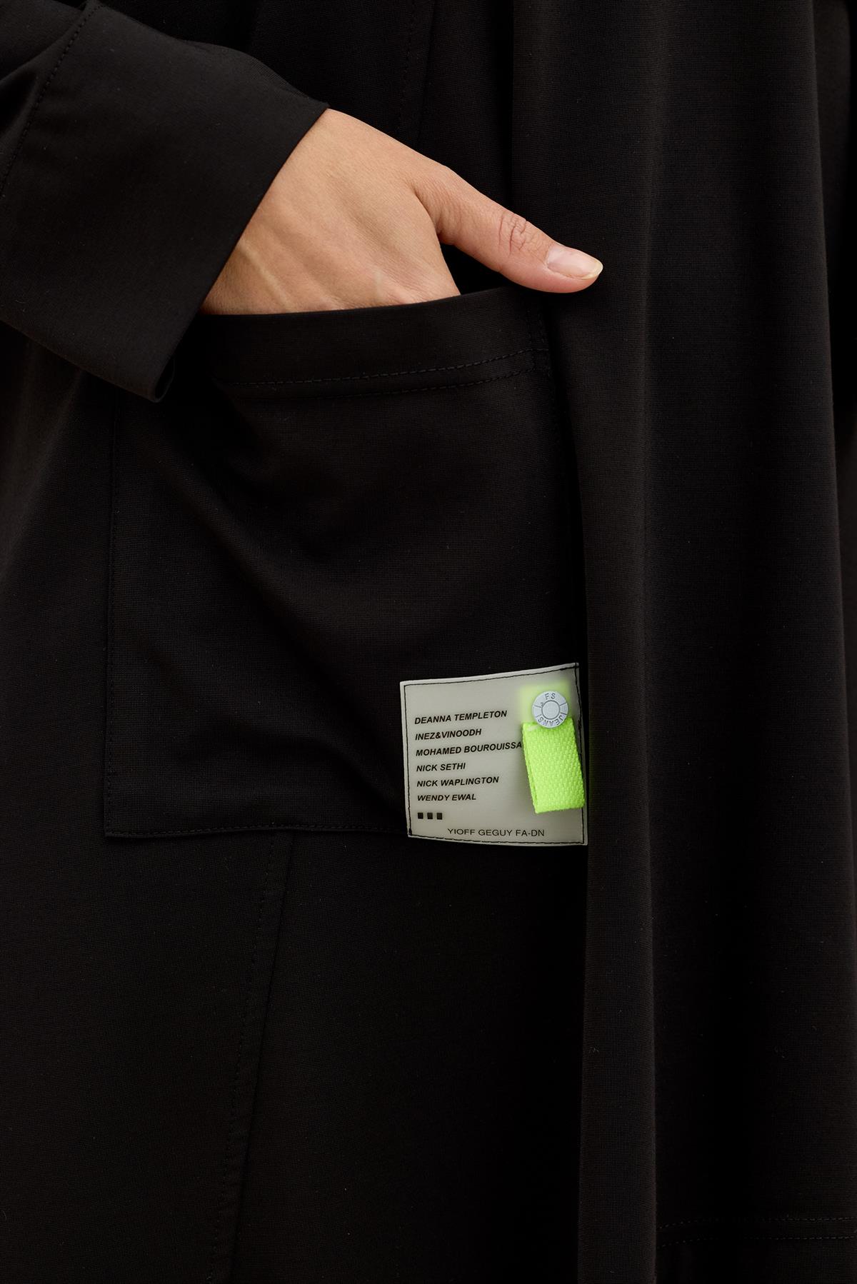 Asimetrik Kesimli Aksesuar Detaylı Takim SİYAH