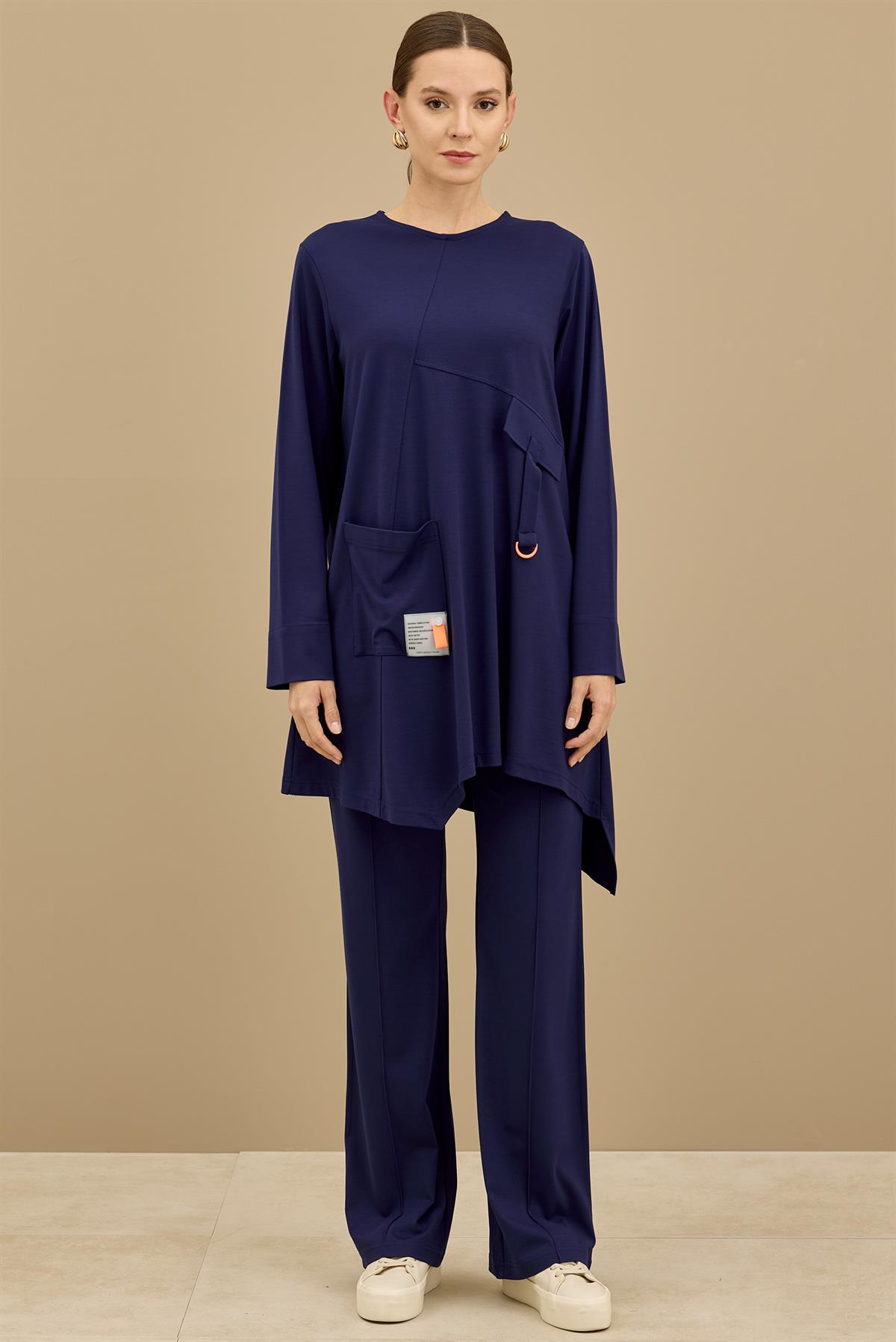 Asimetrik Kesimli Aksesuar Detaylı Takim LACİVERT